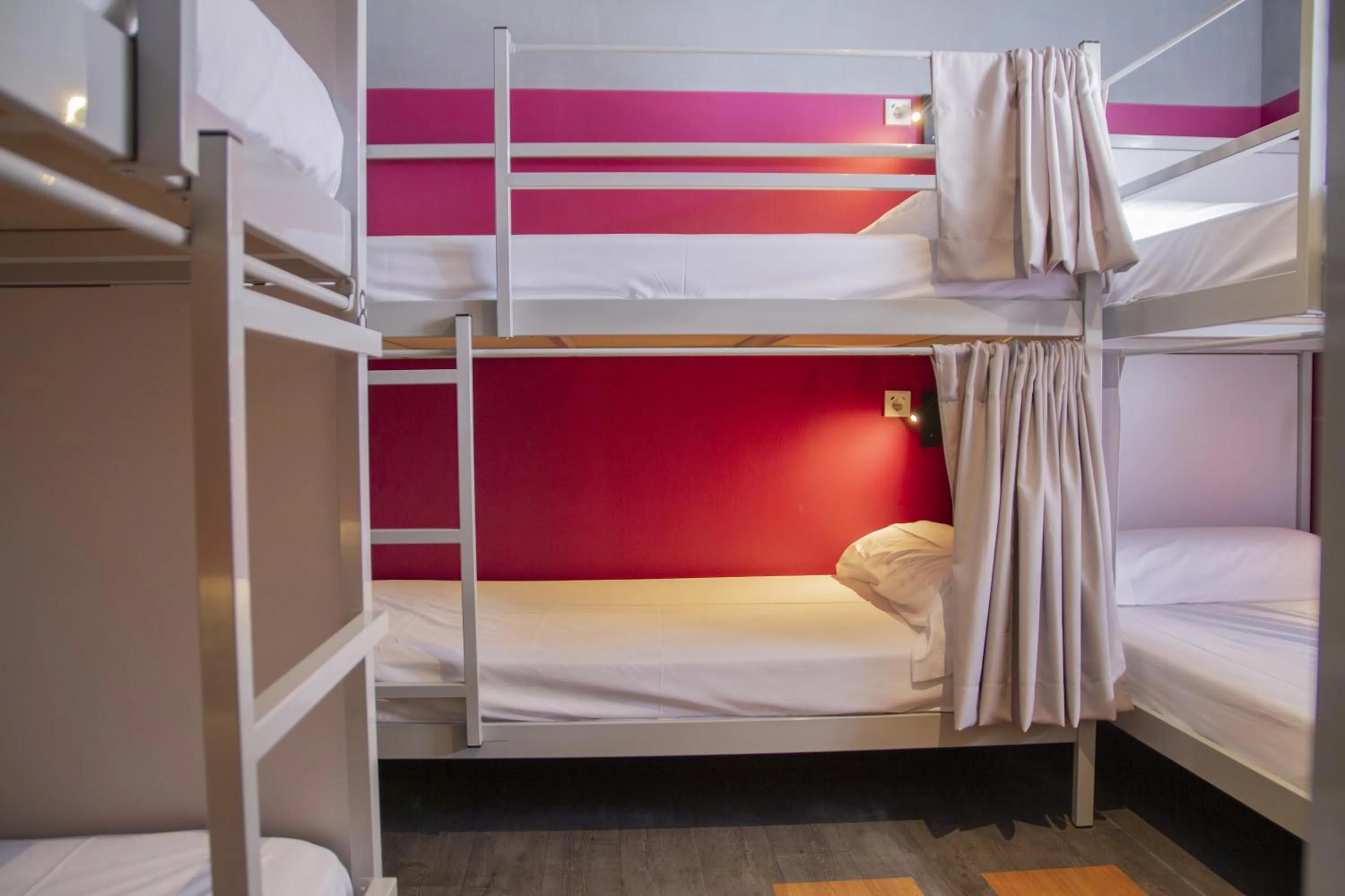 Photo of the whole room, Bed in Youth Hostel Center Valencia