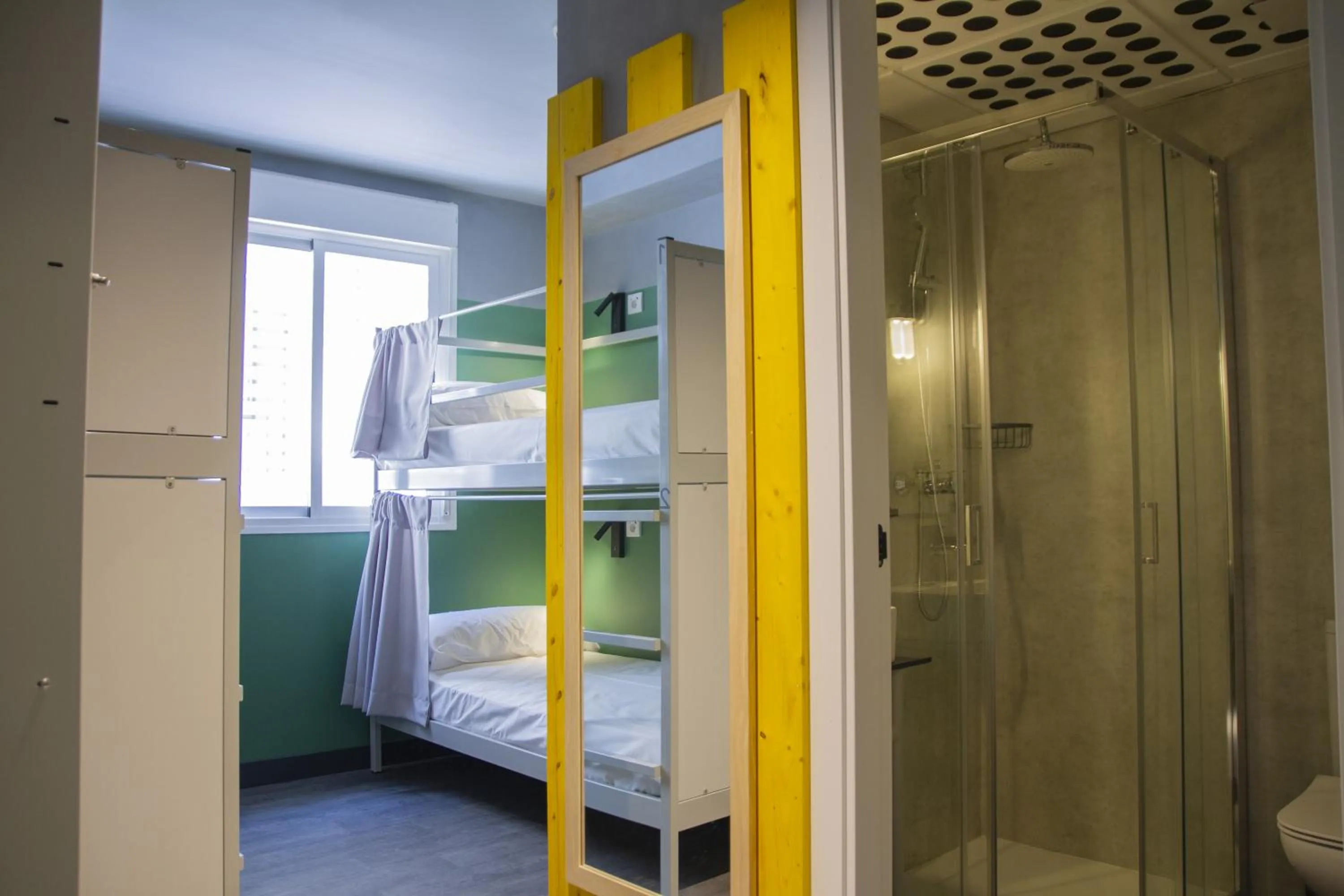 Bathroom, Bed in Youth Hostel Center Valencia