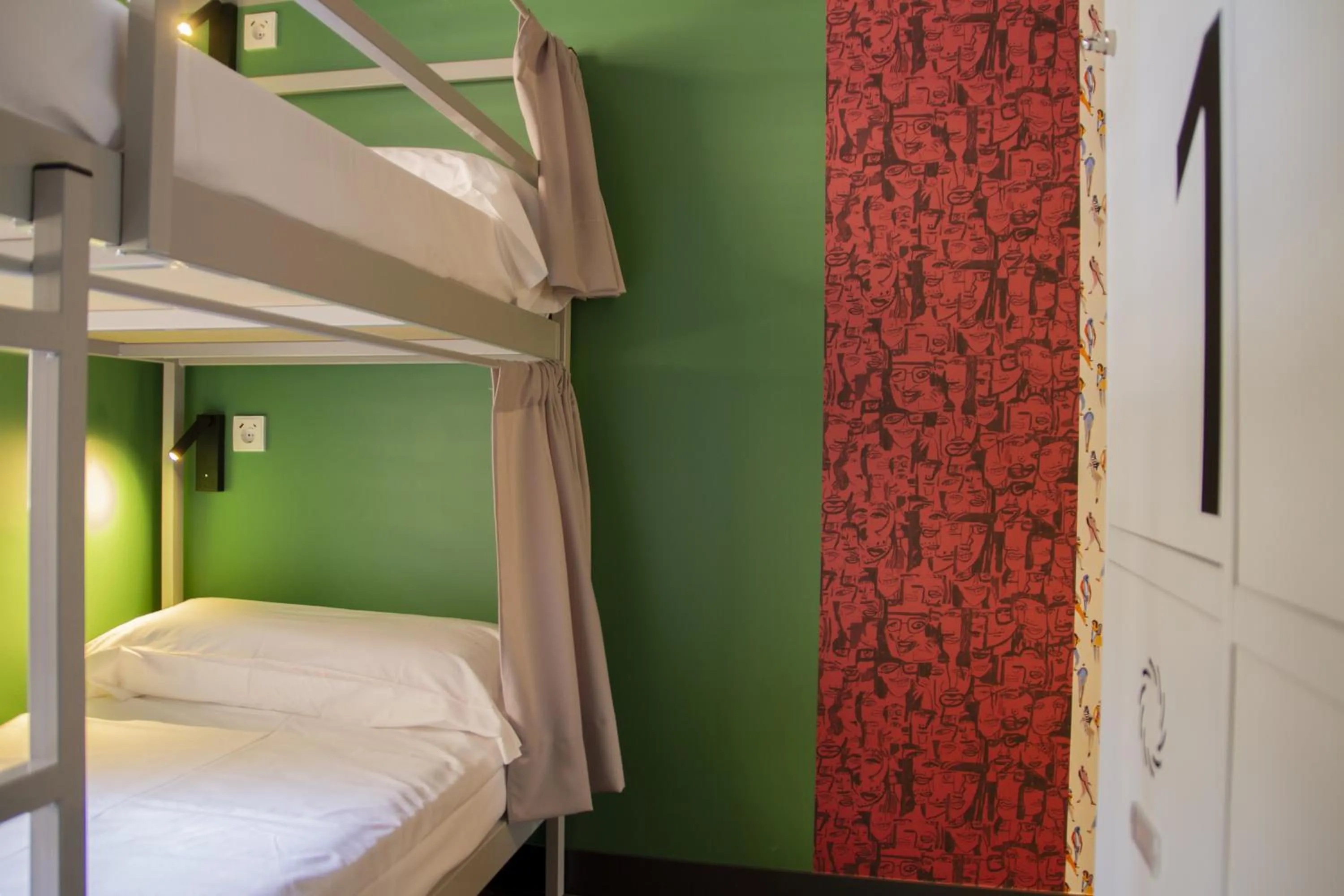 Decorative detail, Bed in Youth Hostel Center Valencia