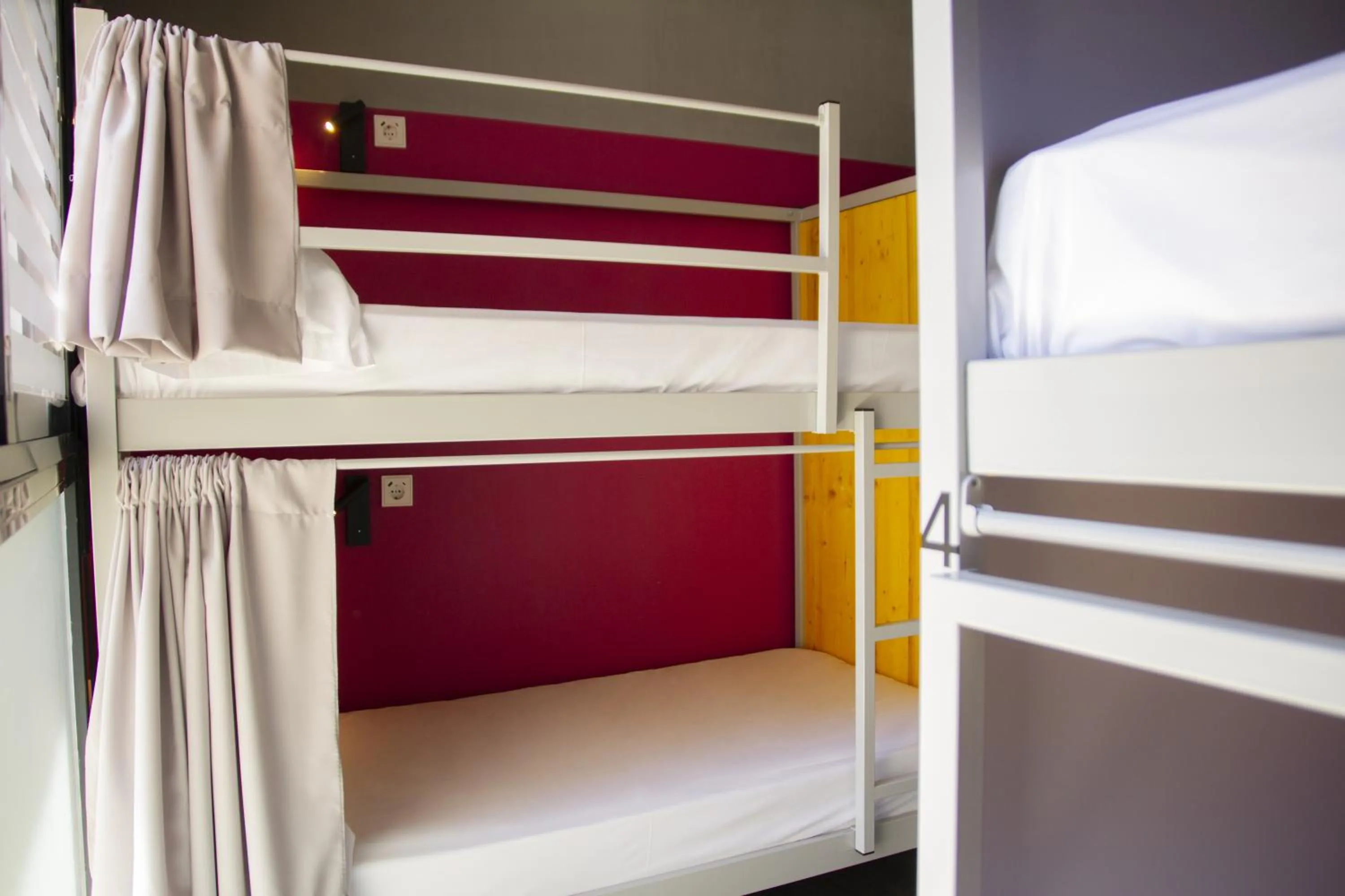 Photo of the whole room, Bed in Youth Hostel Center Valencia