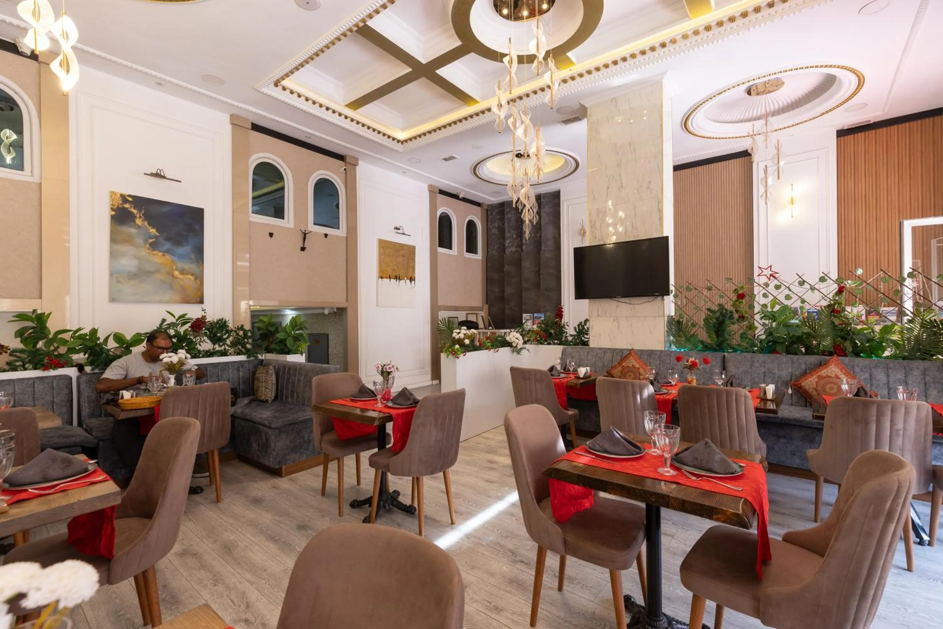 Restaurant/places to eat in Seher HOTEL