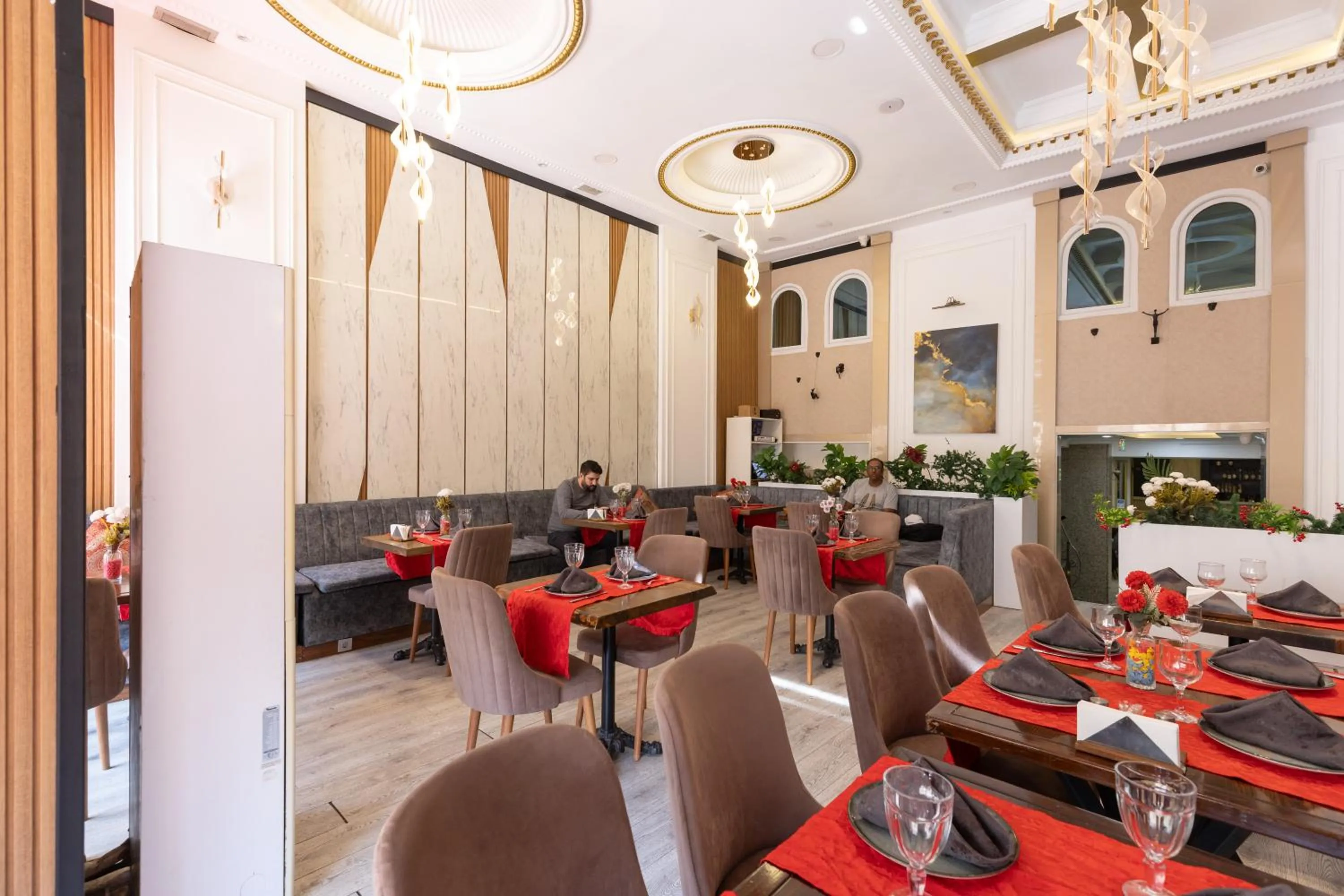 Restaurant/places to eat in Seher HOTEL