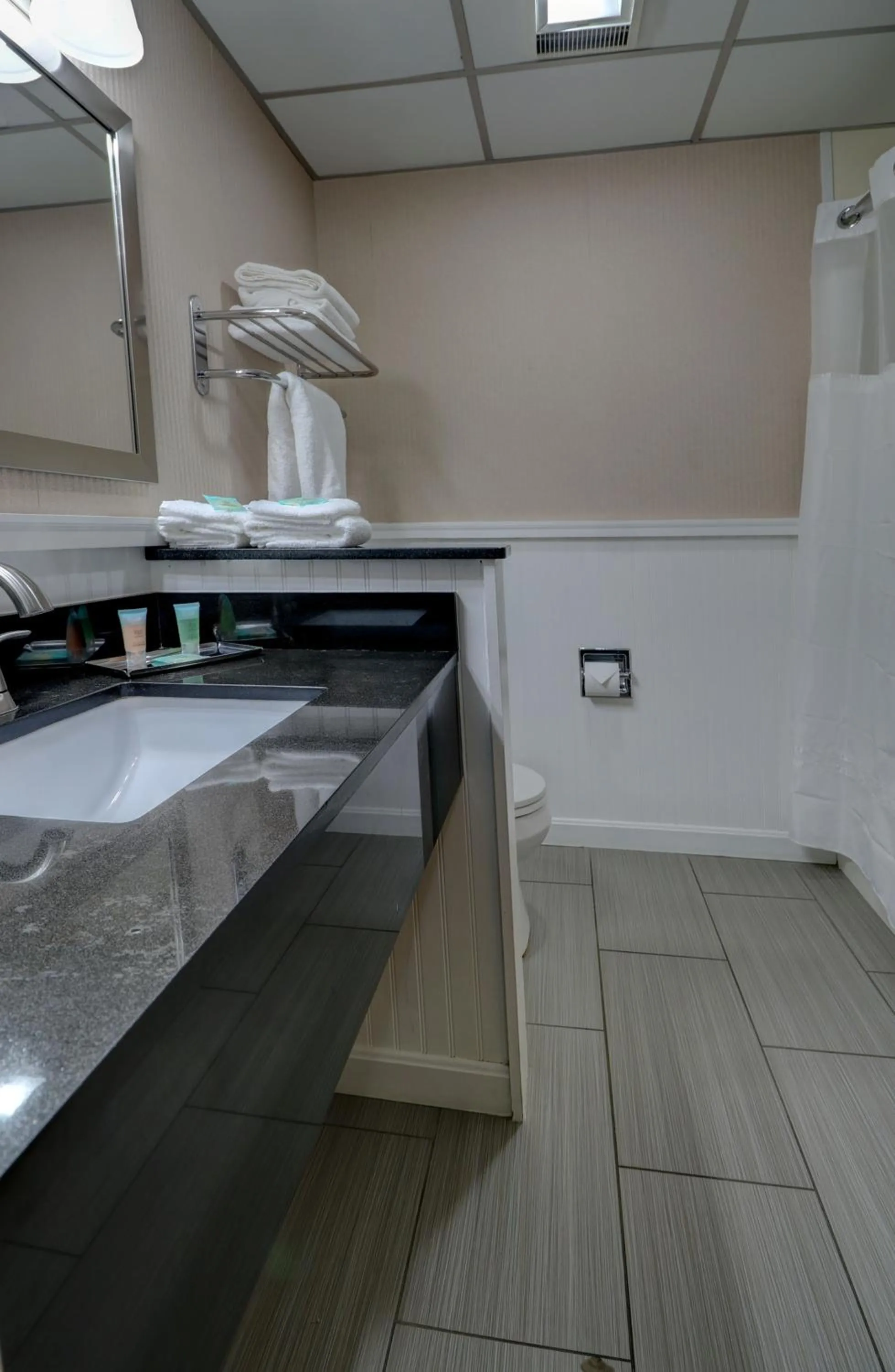 Anchorage Inn and Suites