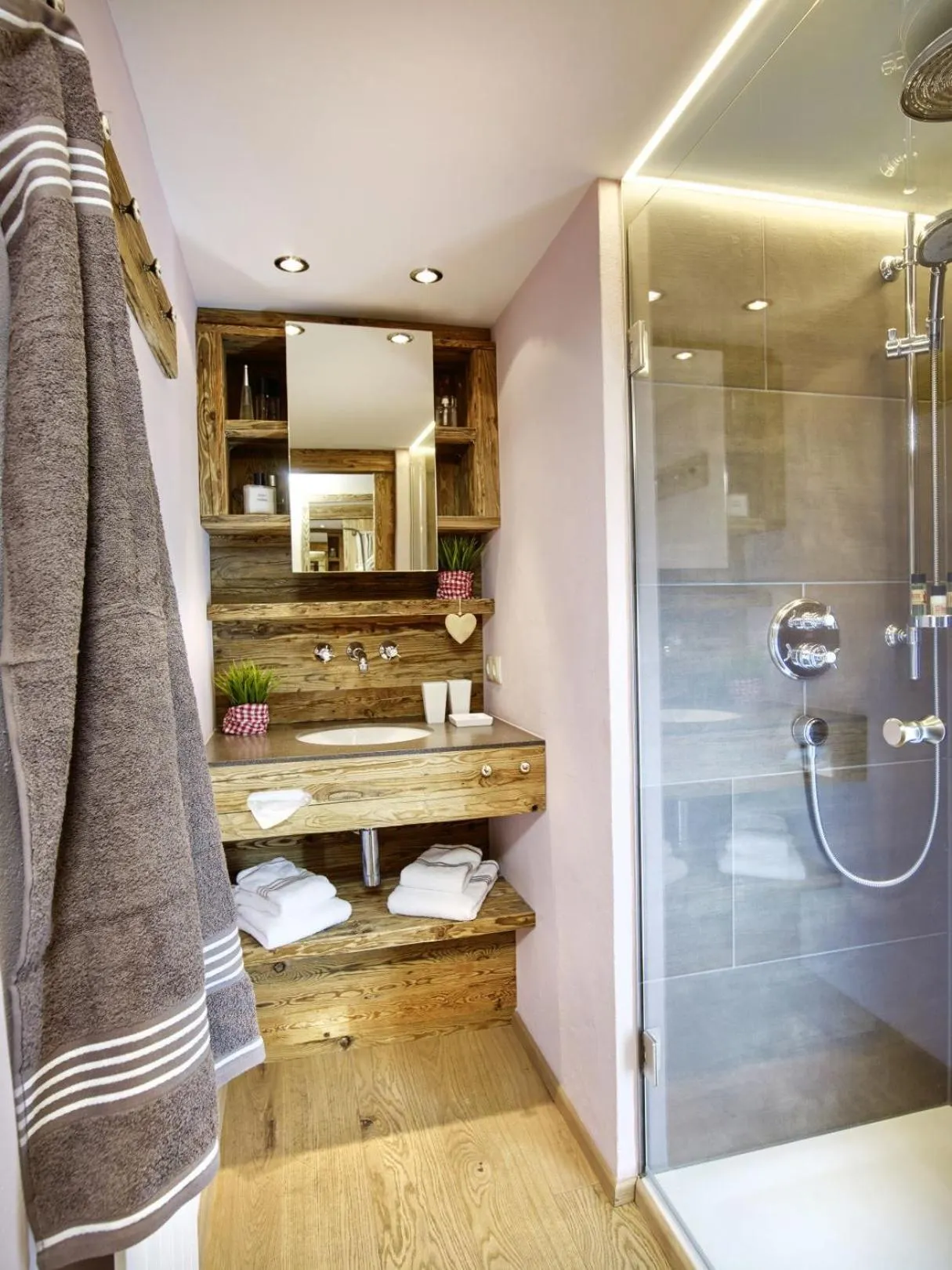 Bathroom in Hotel Alpenfriede