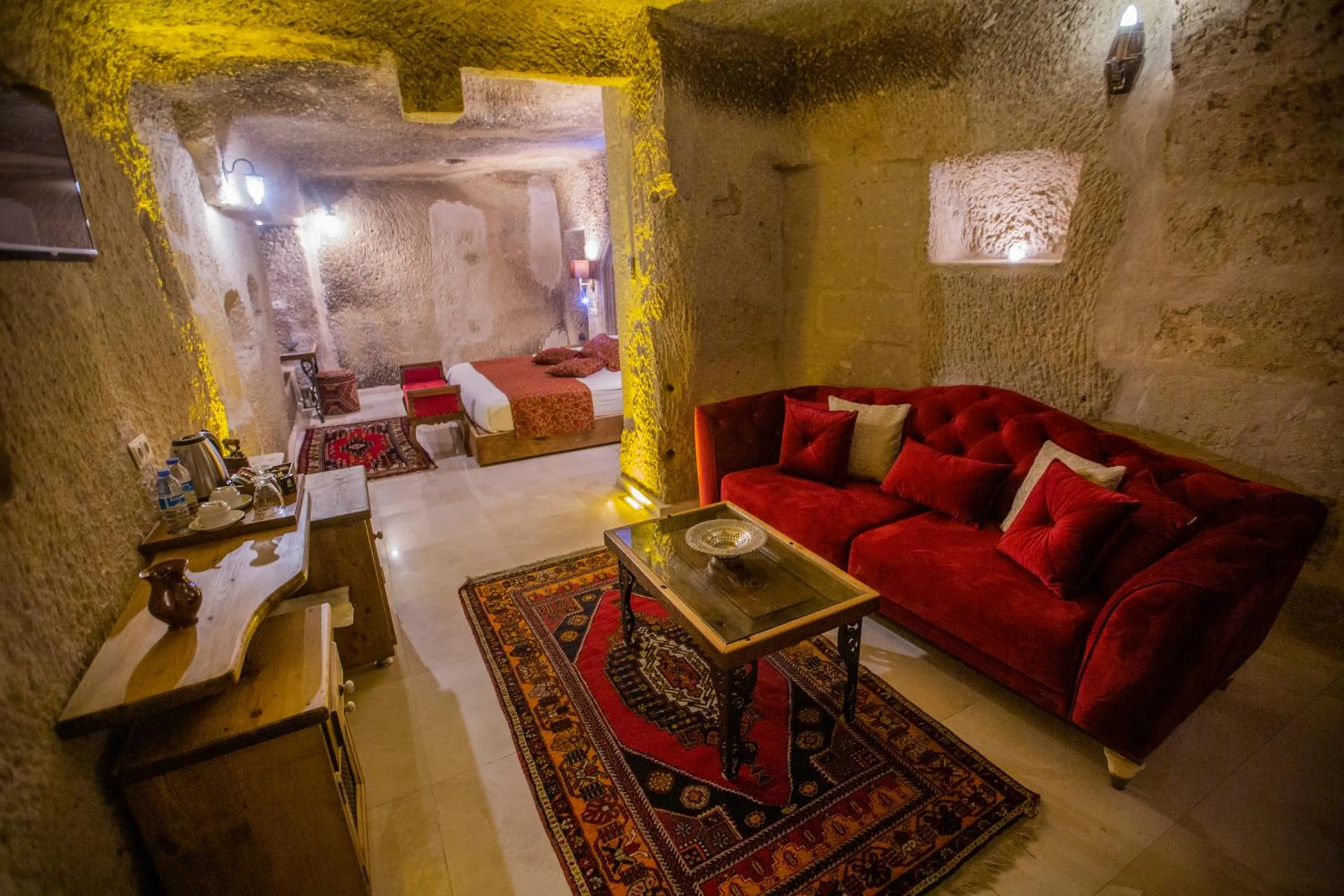 Divan Cave House