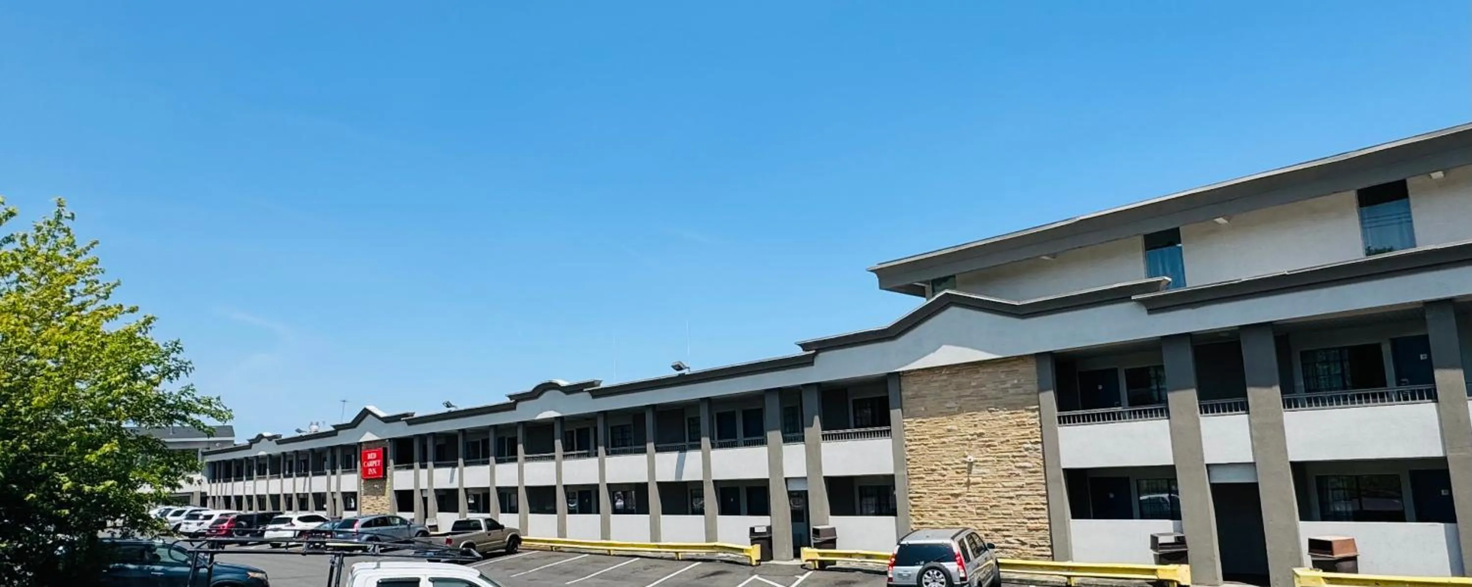 Property building in Red Carpet Inn - Stamford