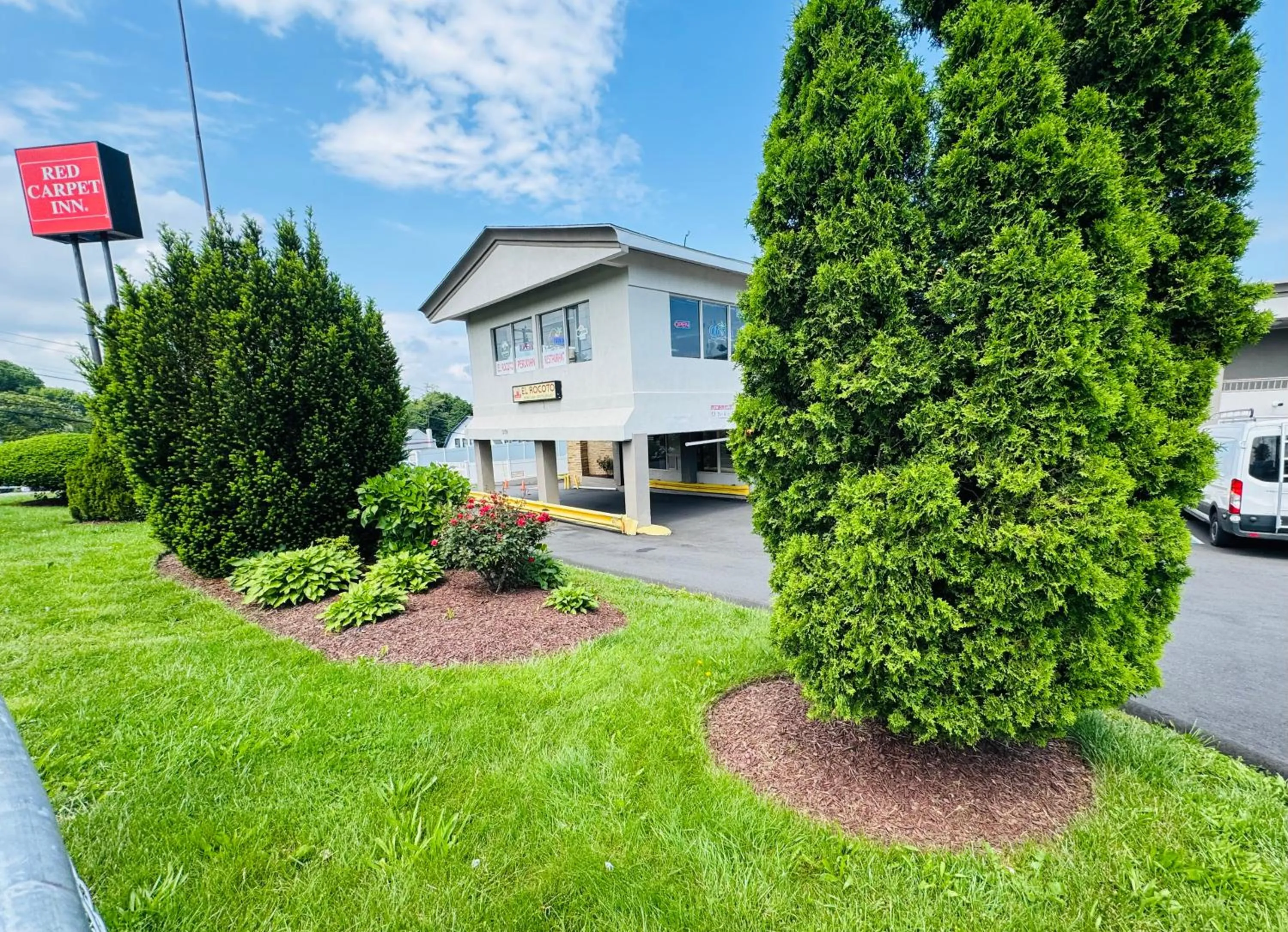 Property building in Red Carpet Inn - Stamford