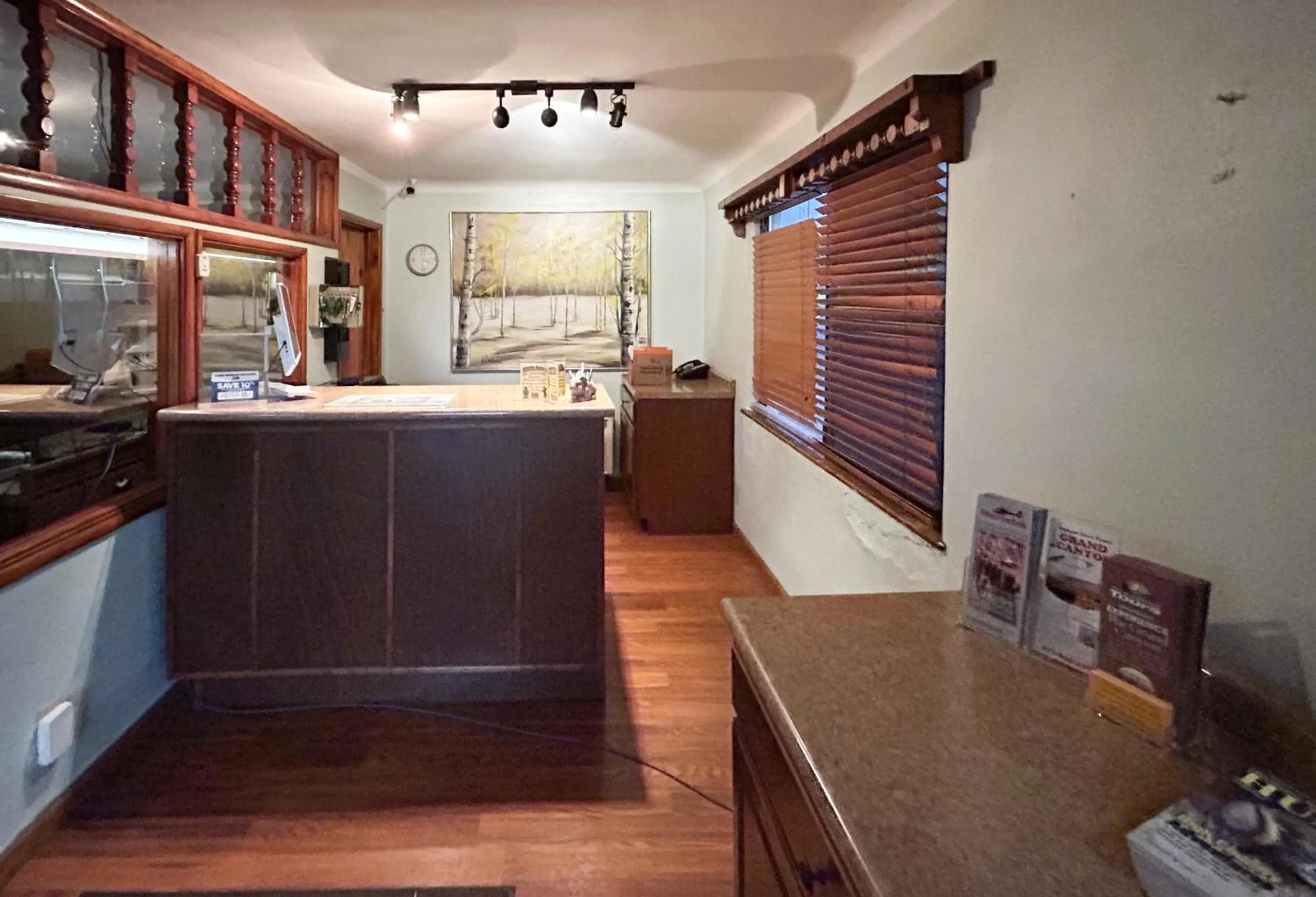 Lobby or reception in Motel 6 Williams AZ Historic Route 66