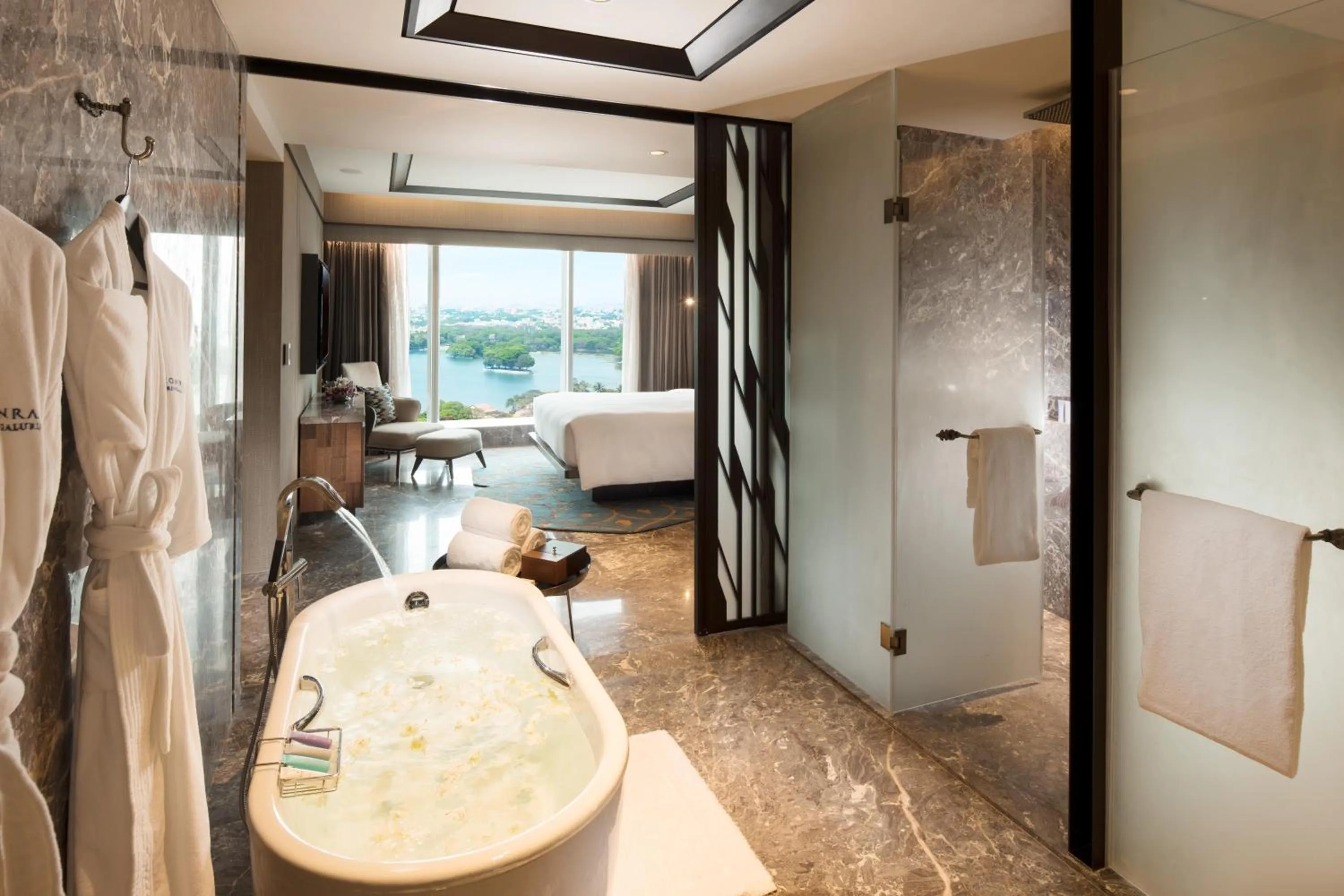 Toilet, Bed in Conrad Bengaluru