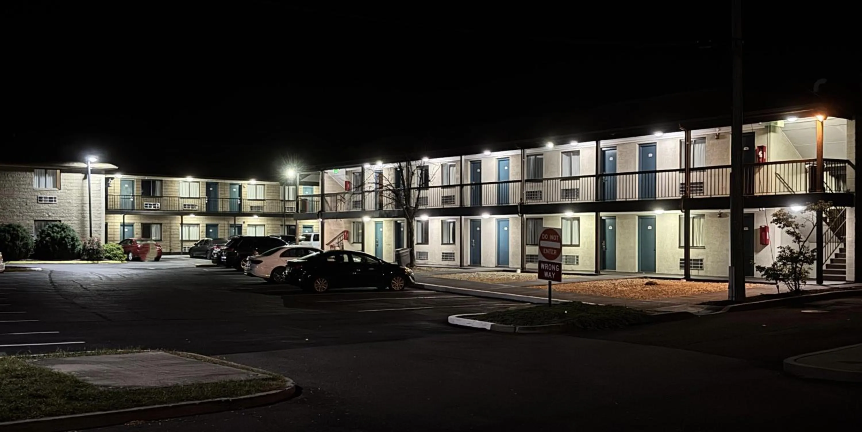 Property building in Red Carpet Inn Norwalk