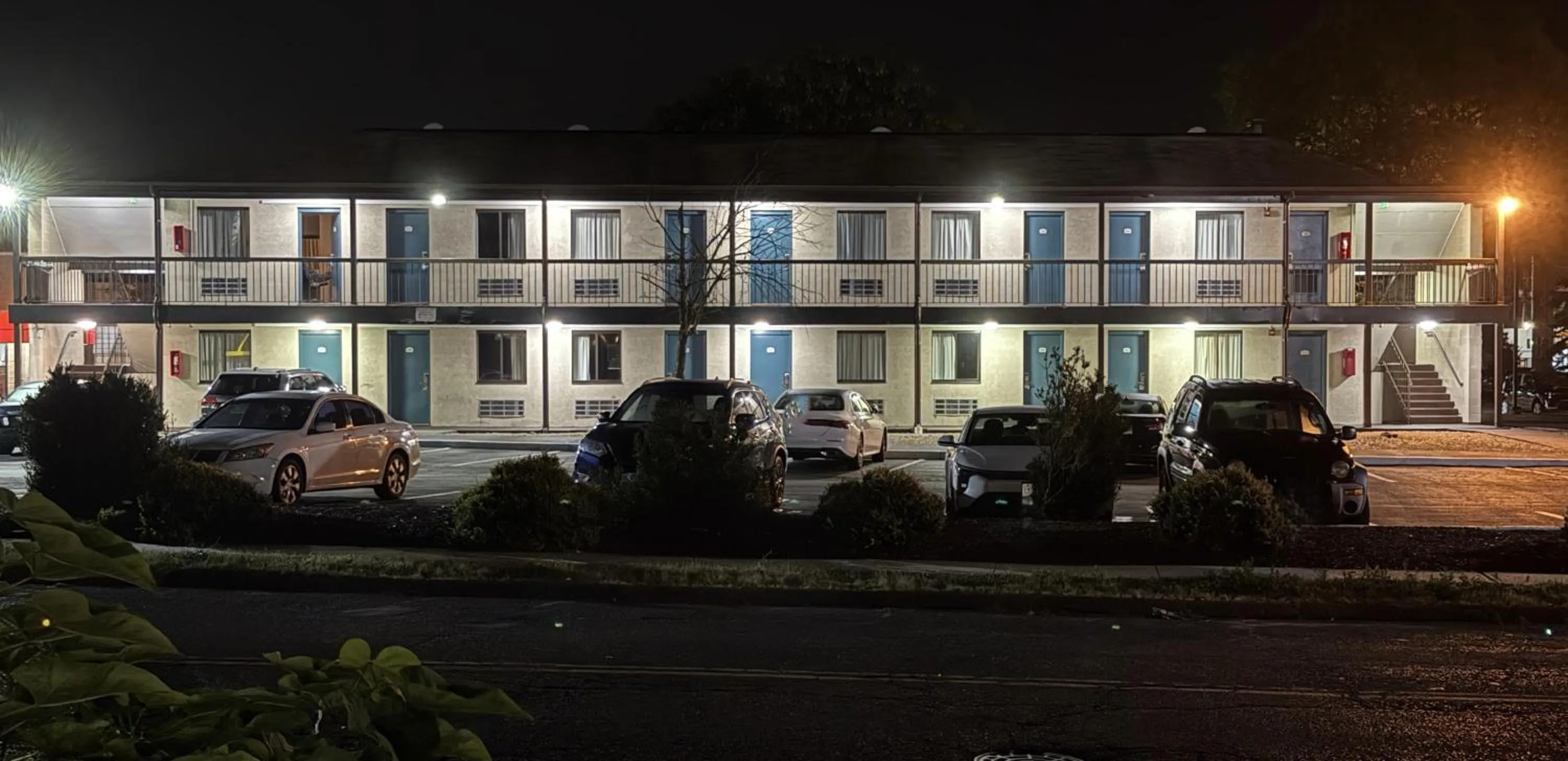 Property building in Red Carpet Inn Norwalk