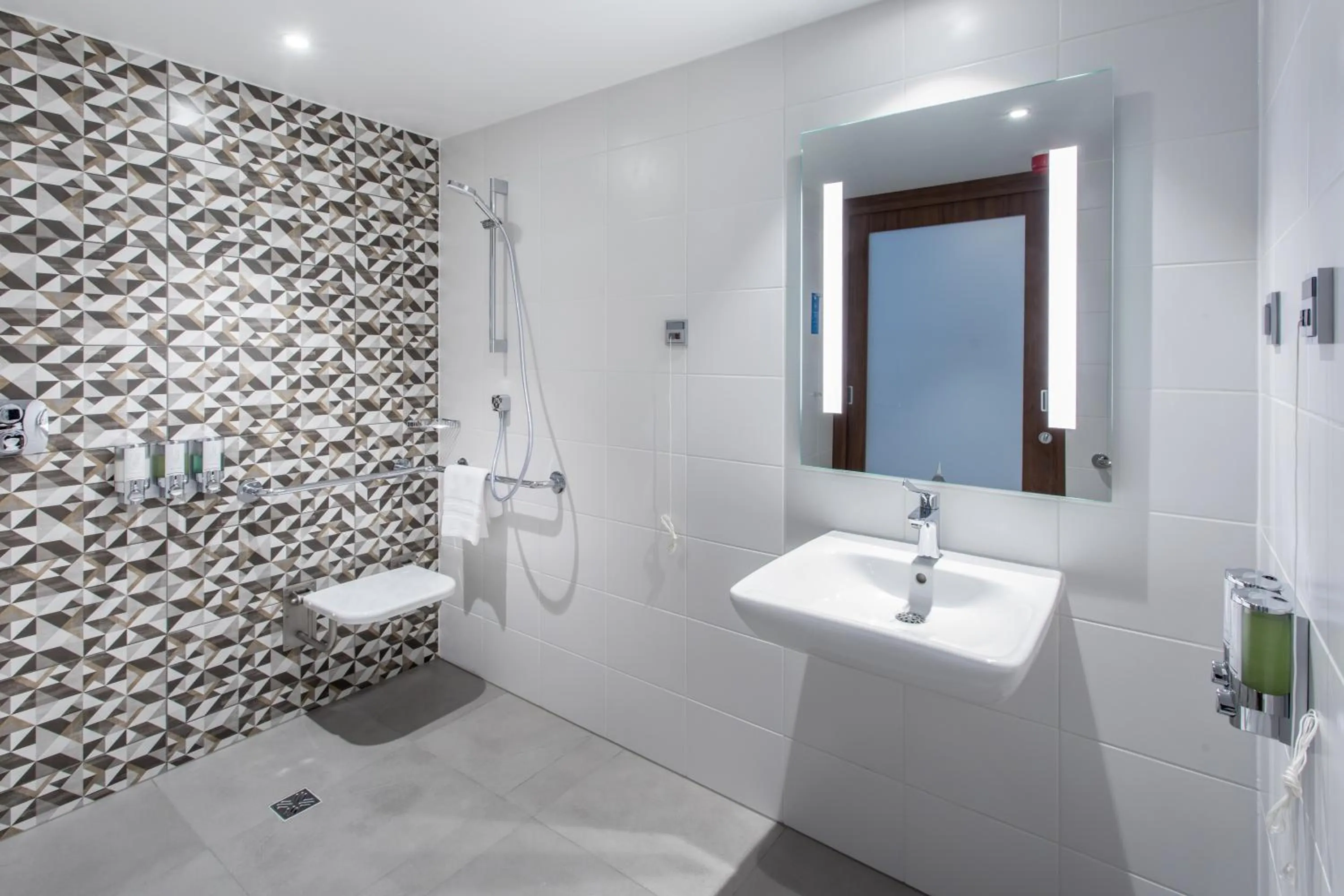 Shower in Hampton By Hilton Gdansk Oliwa