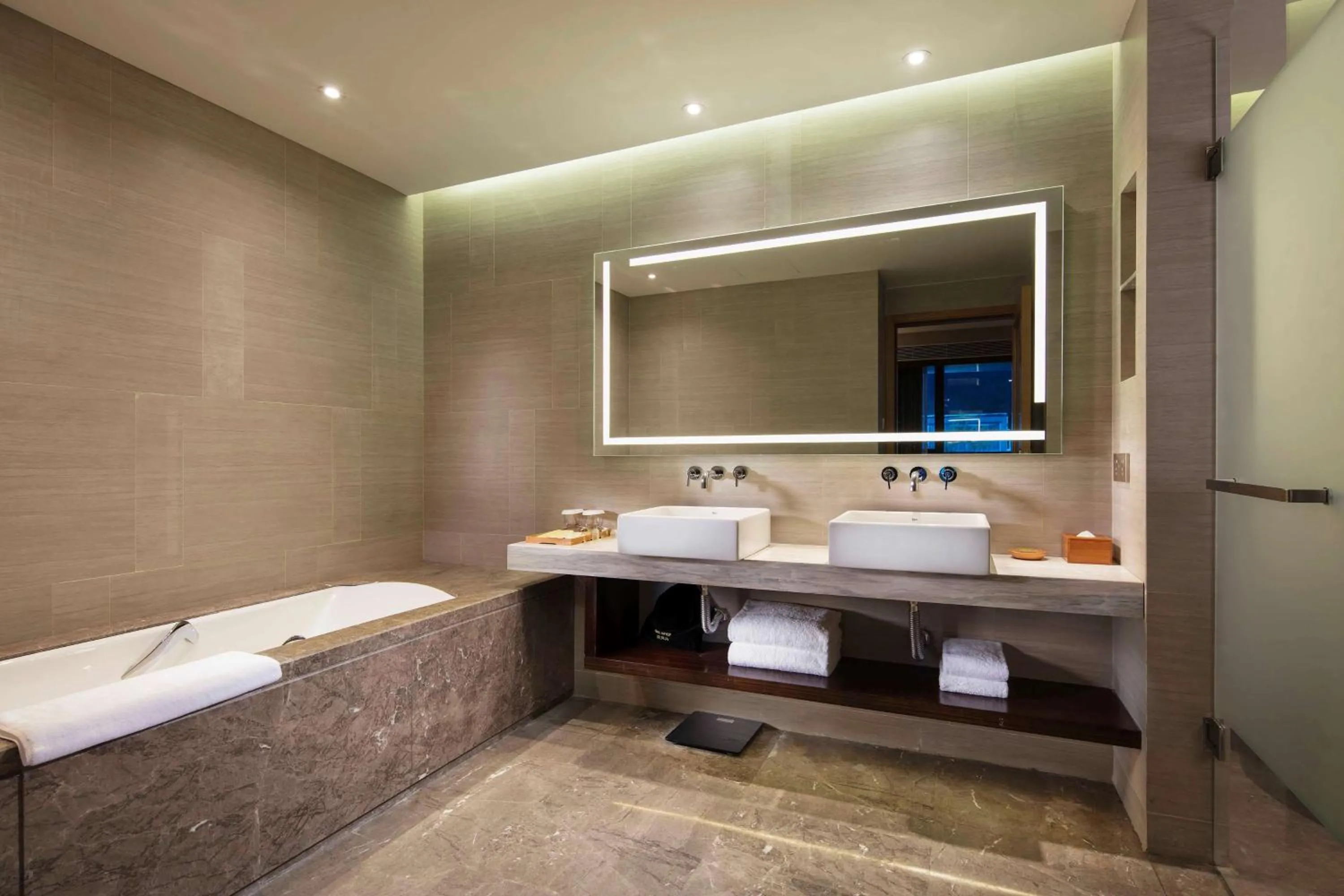 Bathroom in Hilton Garden Inn Shiyan