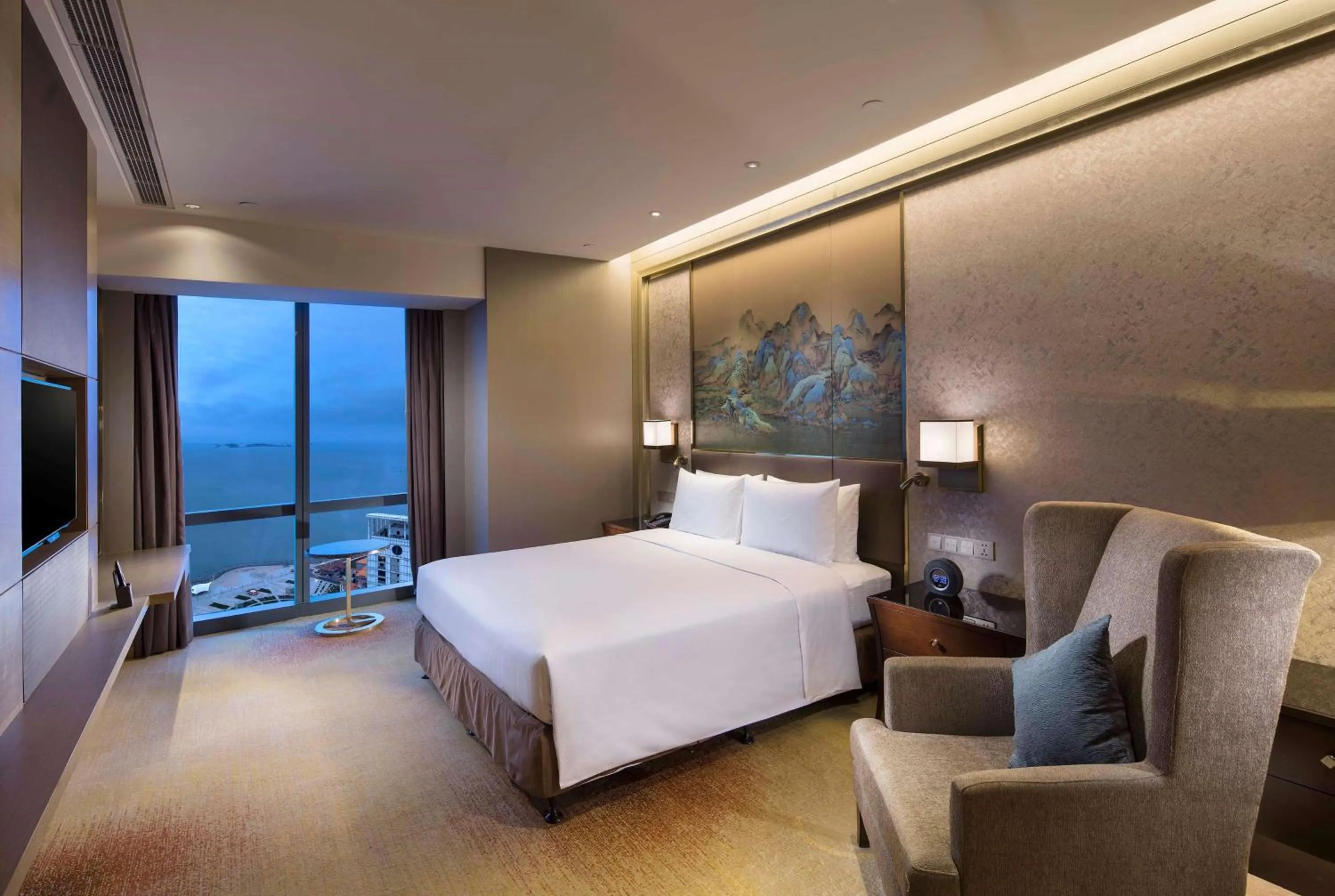 Bedroom, Bed in Hilton Yantai