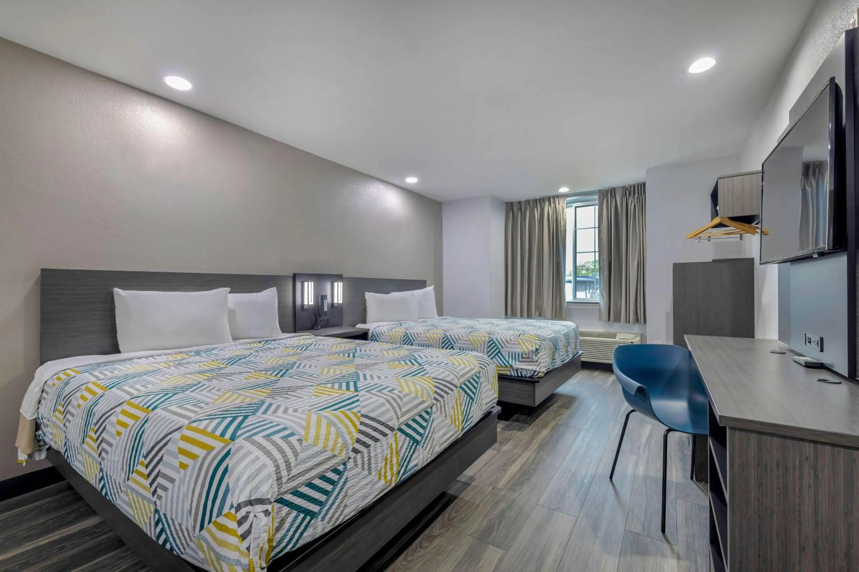 Bedroom, Bed in Motel 6-Fort Worth, TX - Burleson