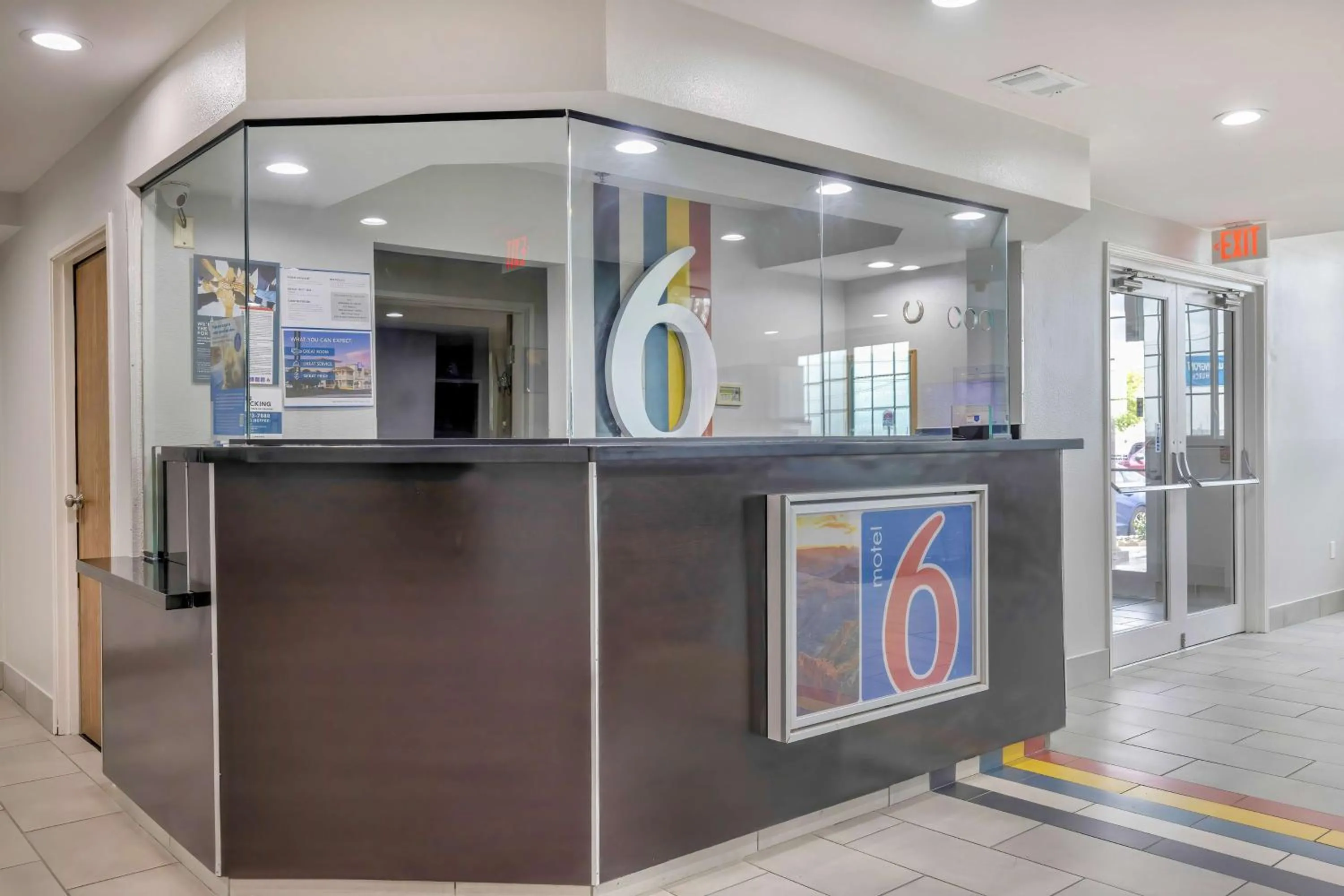 Lobby or reception in Motel 6-Fort Worth, TX - Burleson