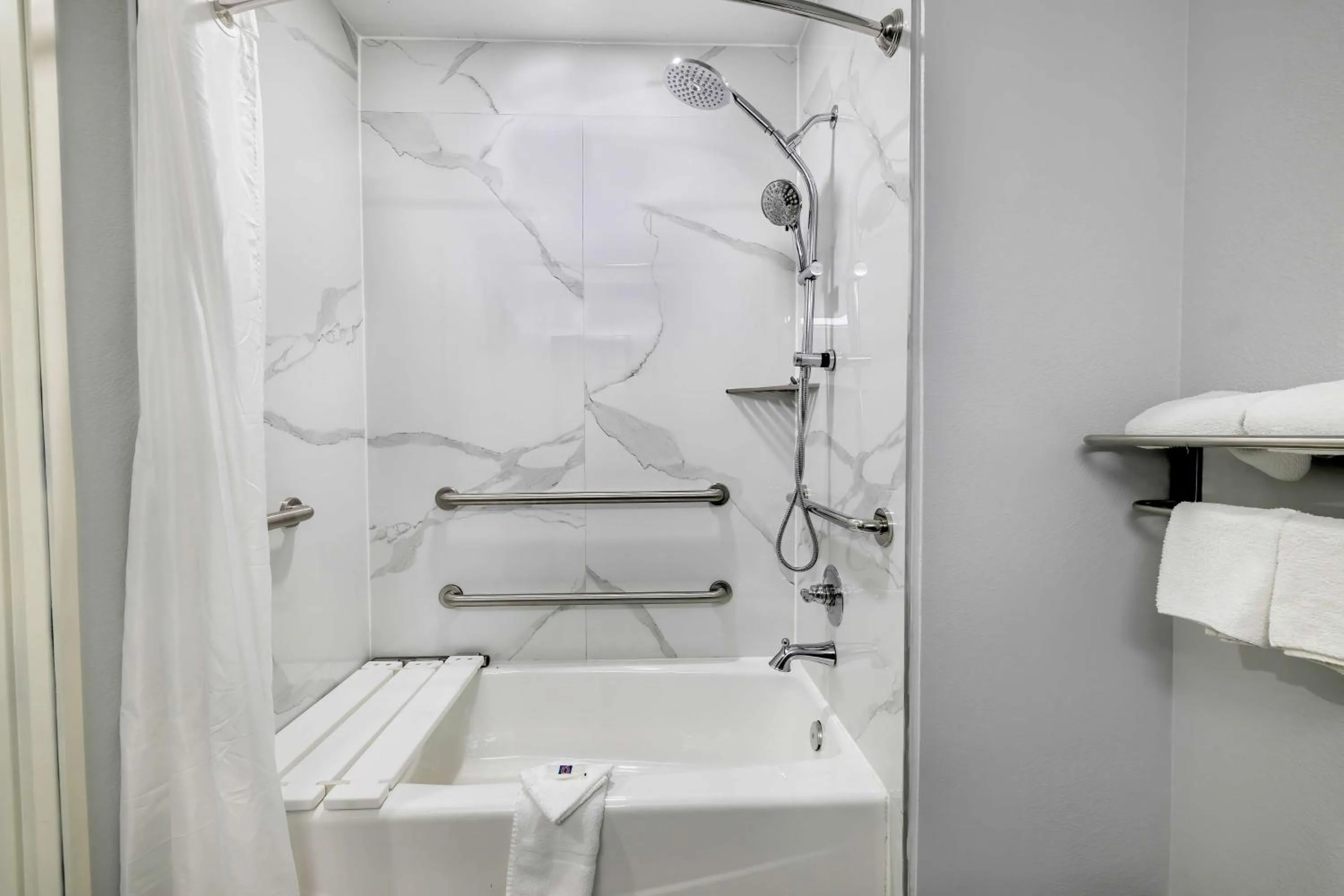 Bathroom in Motel 6-Fort Worth, TX - Burleson