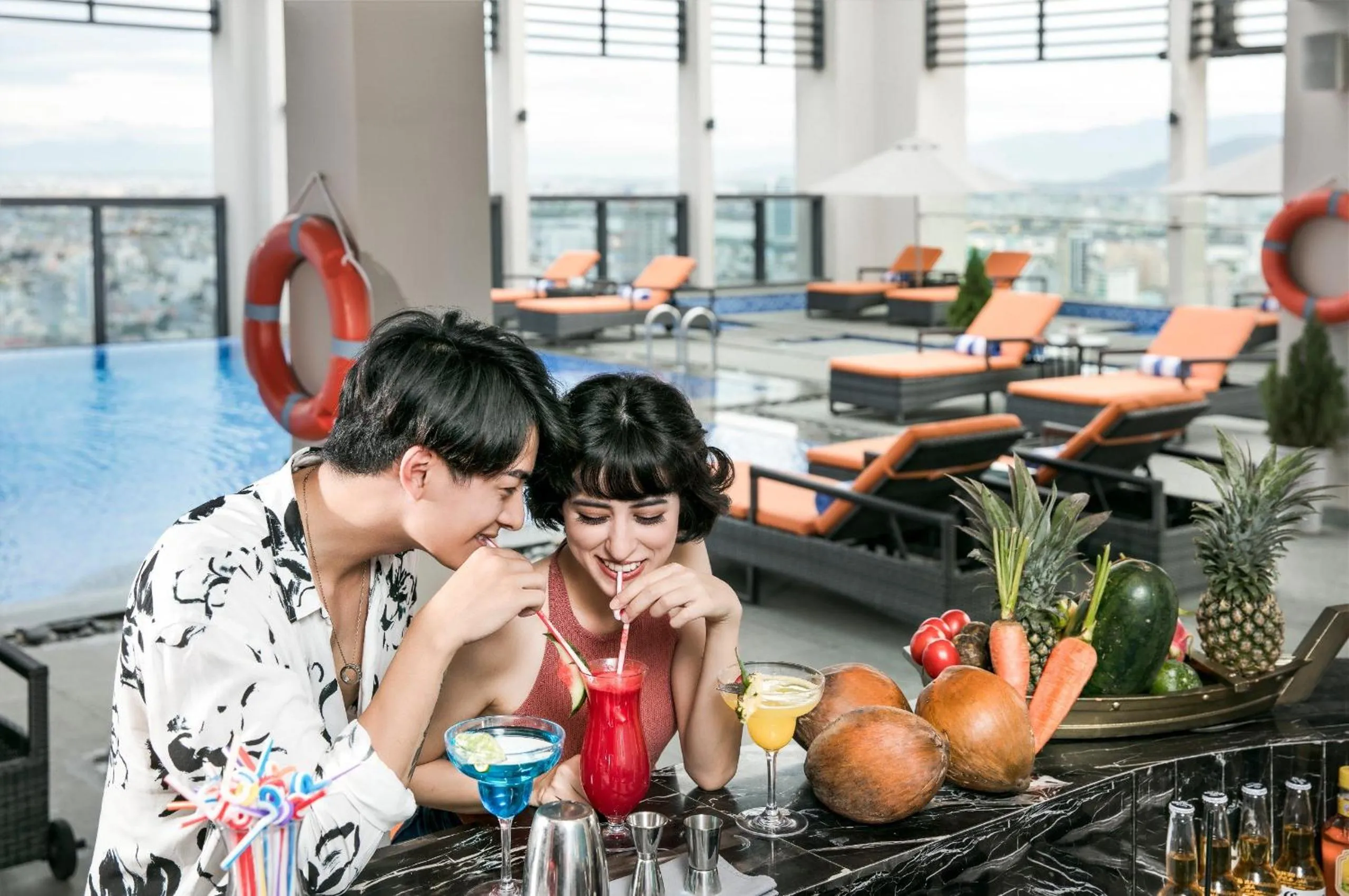 Lounge or bar in Altara Suites Da Nang by AHG