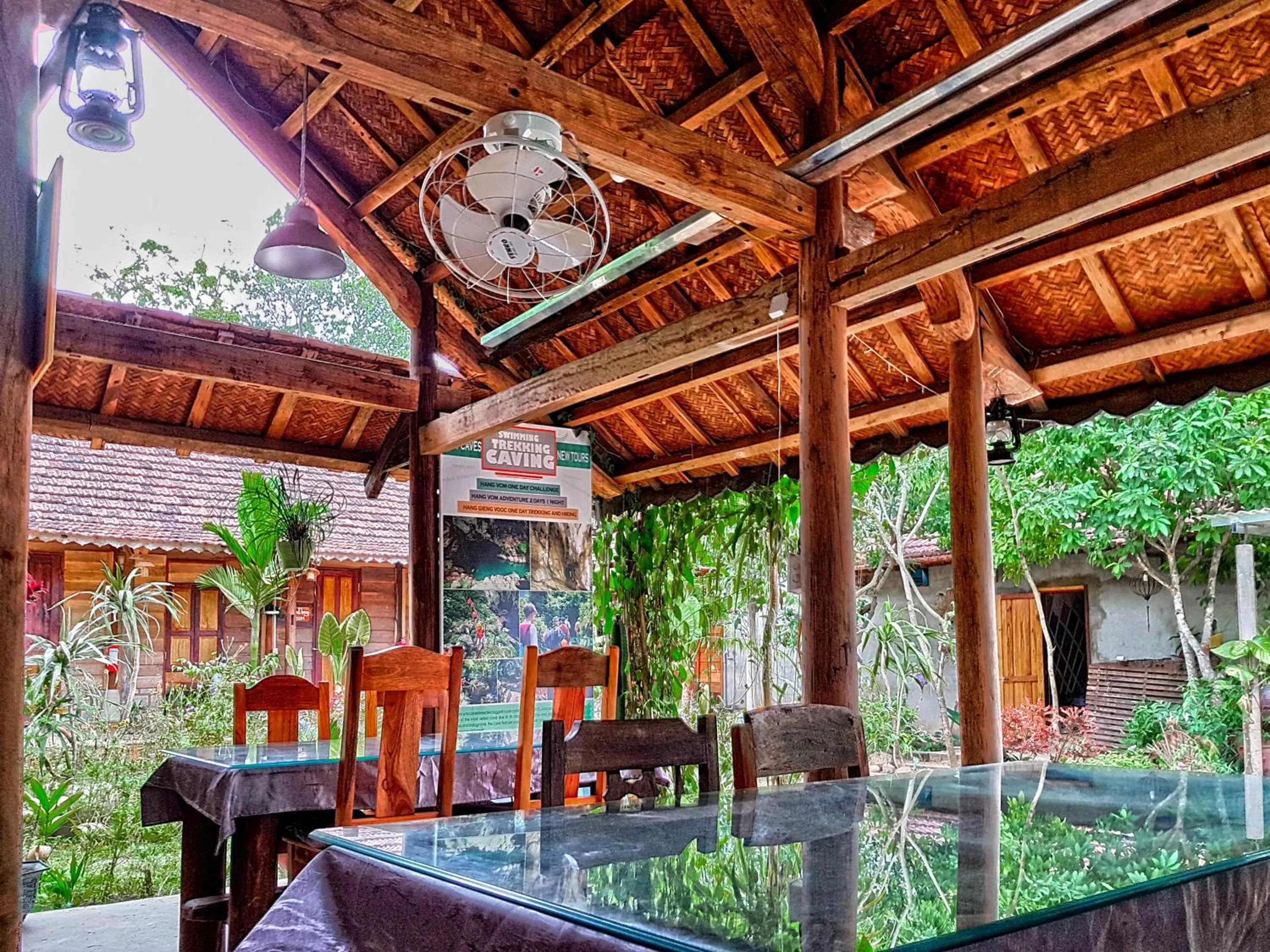 Property building in Highway 20 Homestay