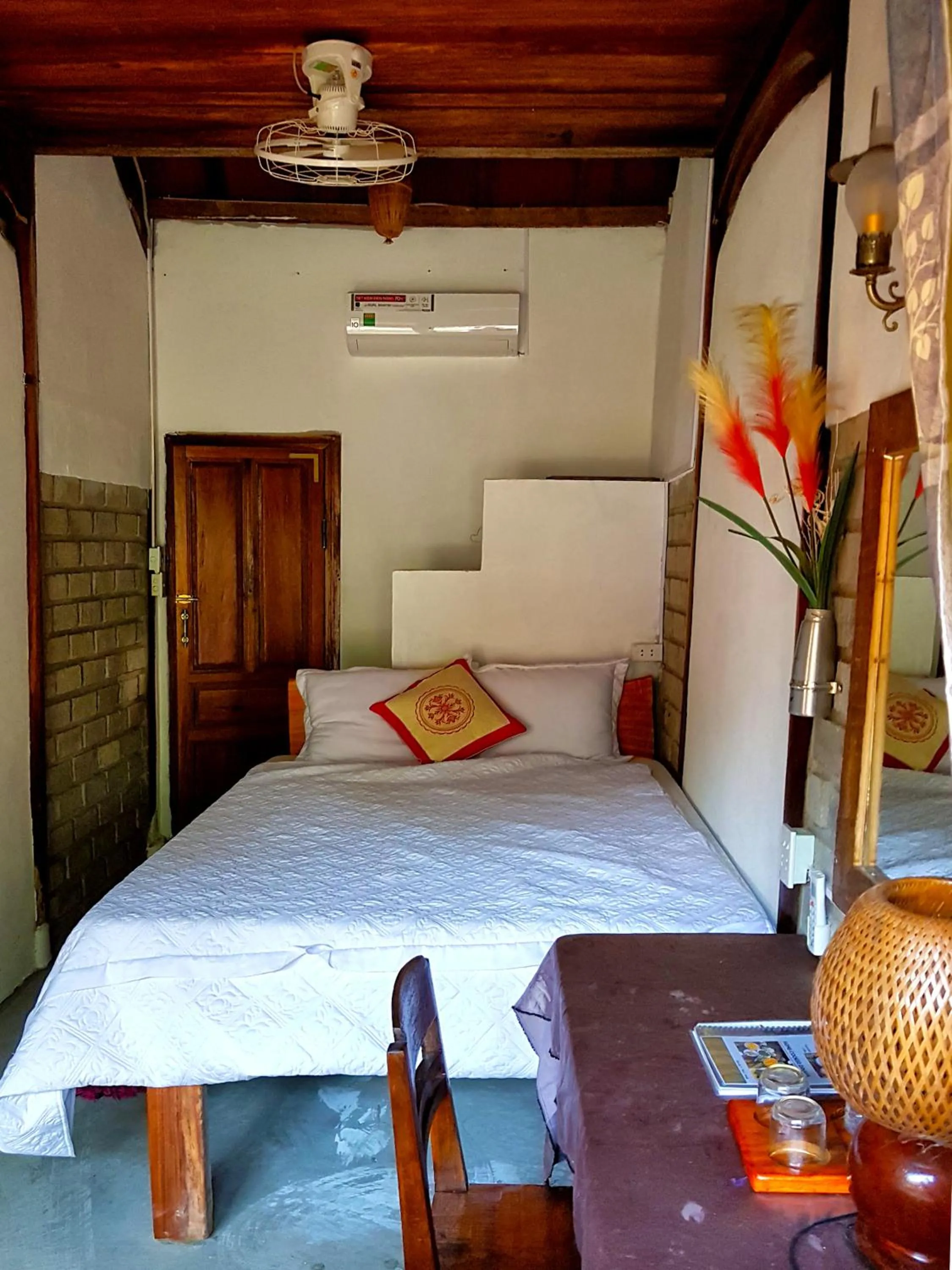 Bed in Highway 20 Homestay