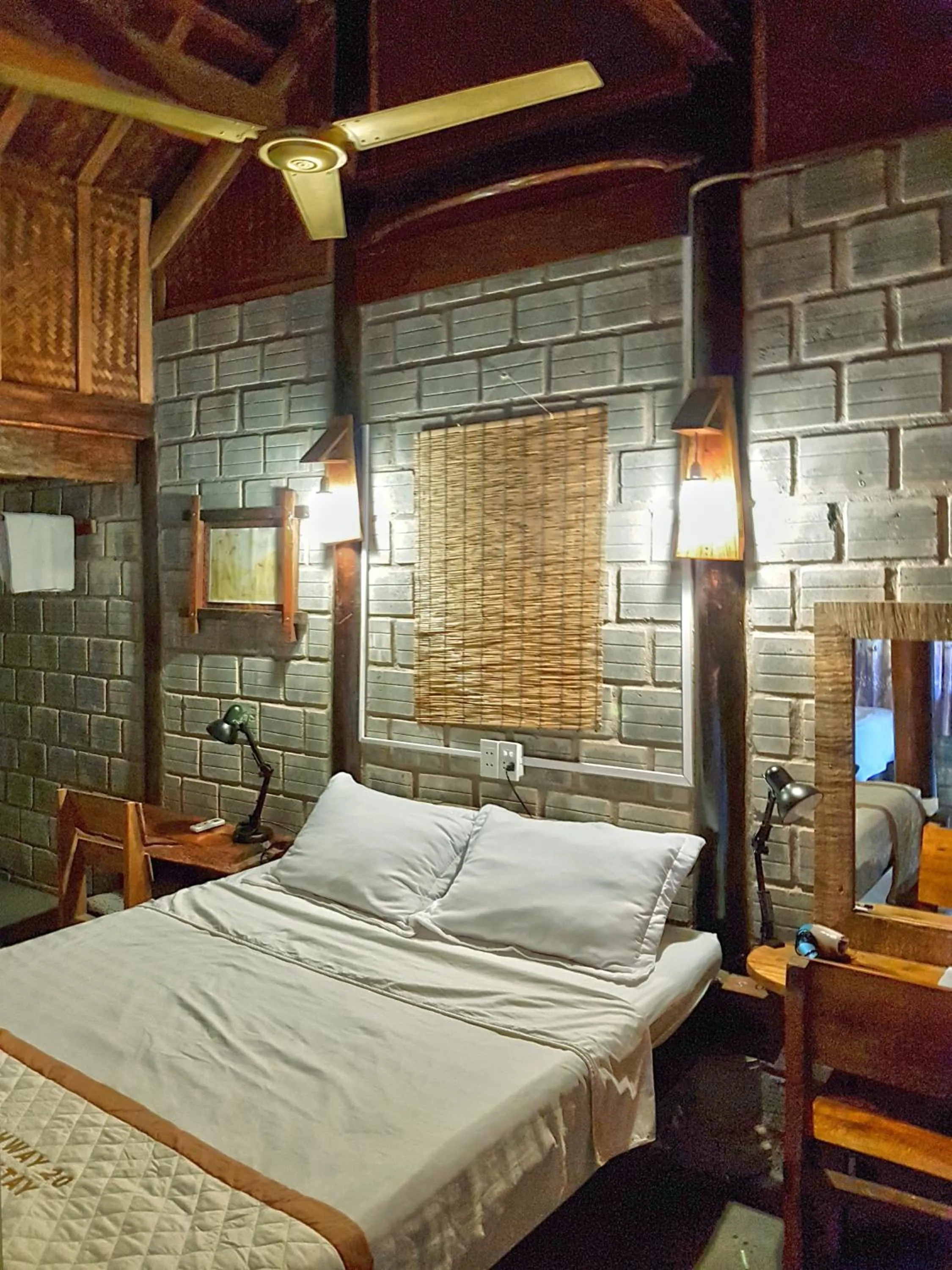 Bed in Highway 20 Homestay