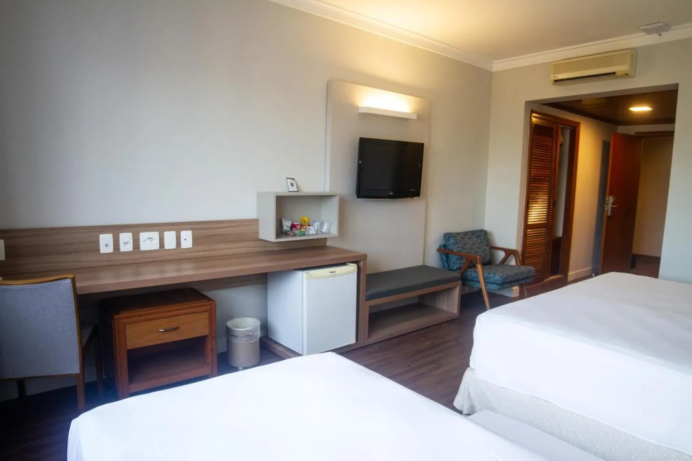 Photo of the whole room, Bed in Bourbon Convention Hotel Santos