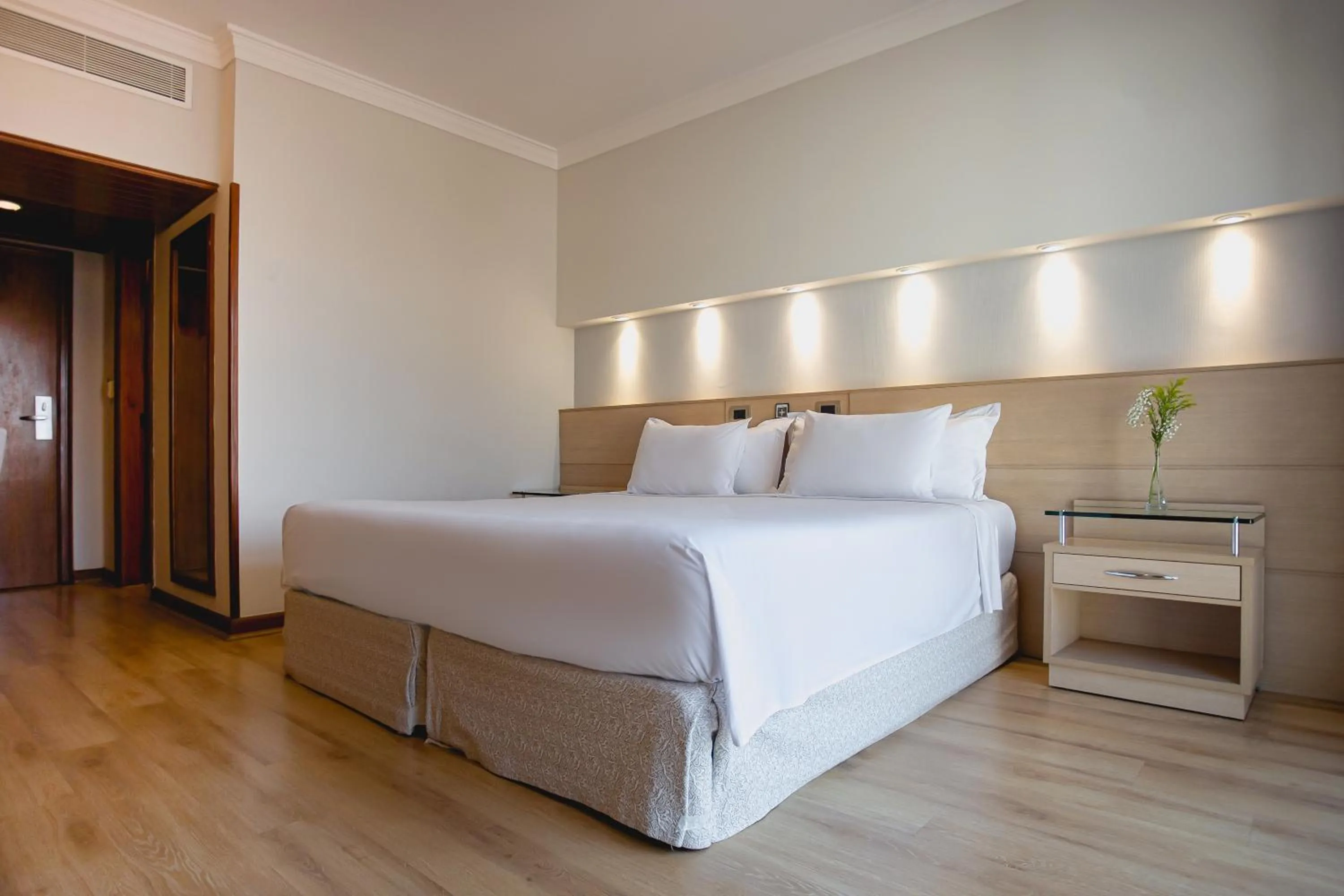 Bedroom, Bed in Bourbon Convention Hotel Santos