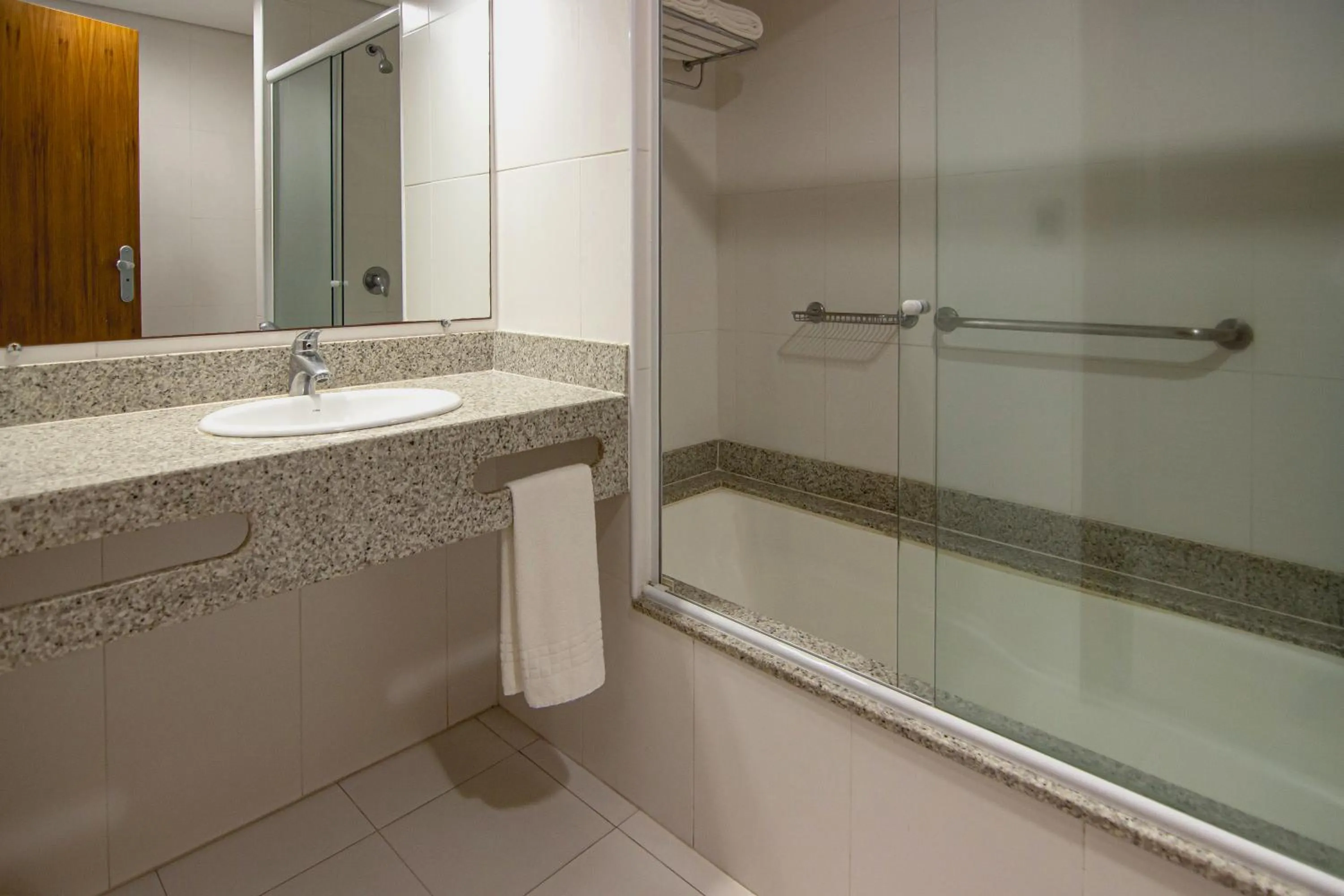 Bathroom in Bourbon Convention Hotel Santos