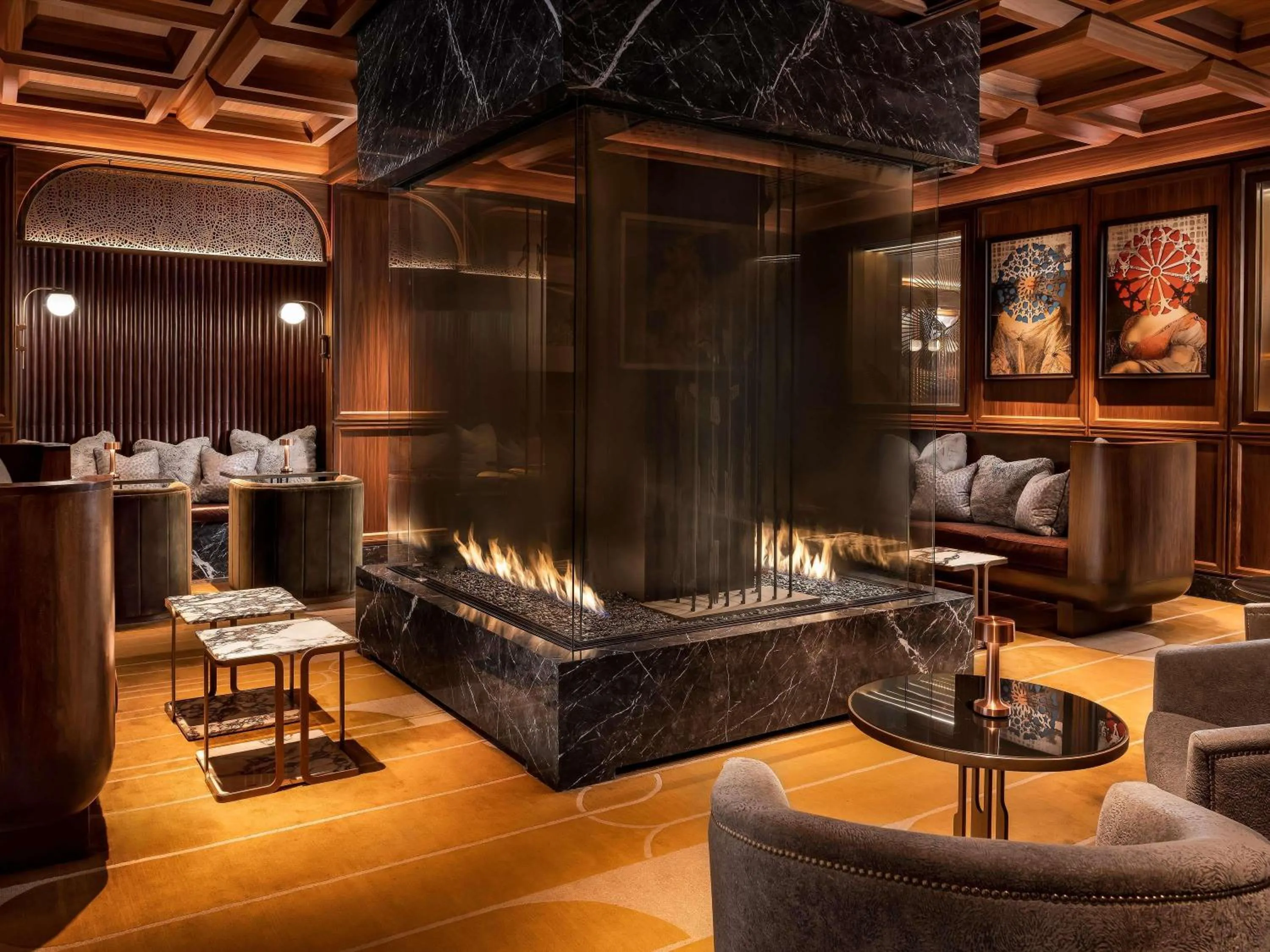 Lounge or bar in Fairmont Royal York Hotel