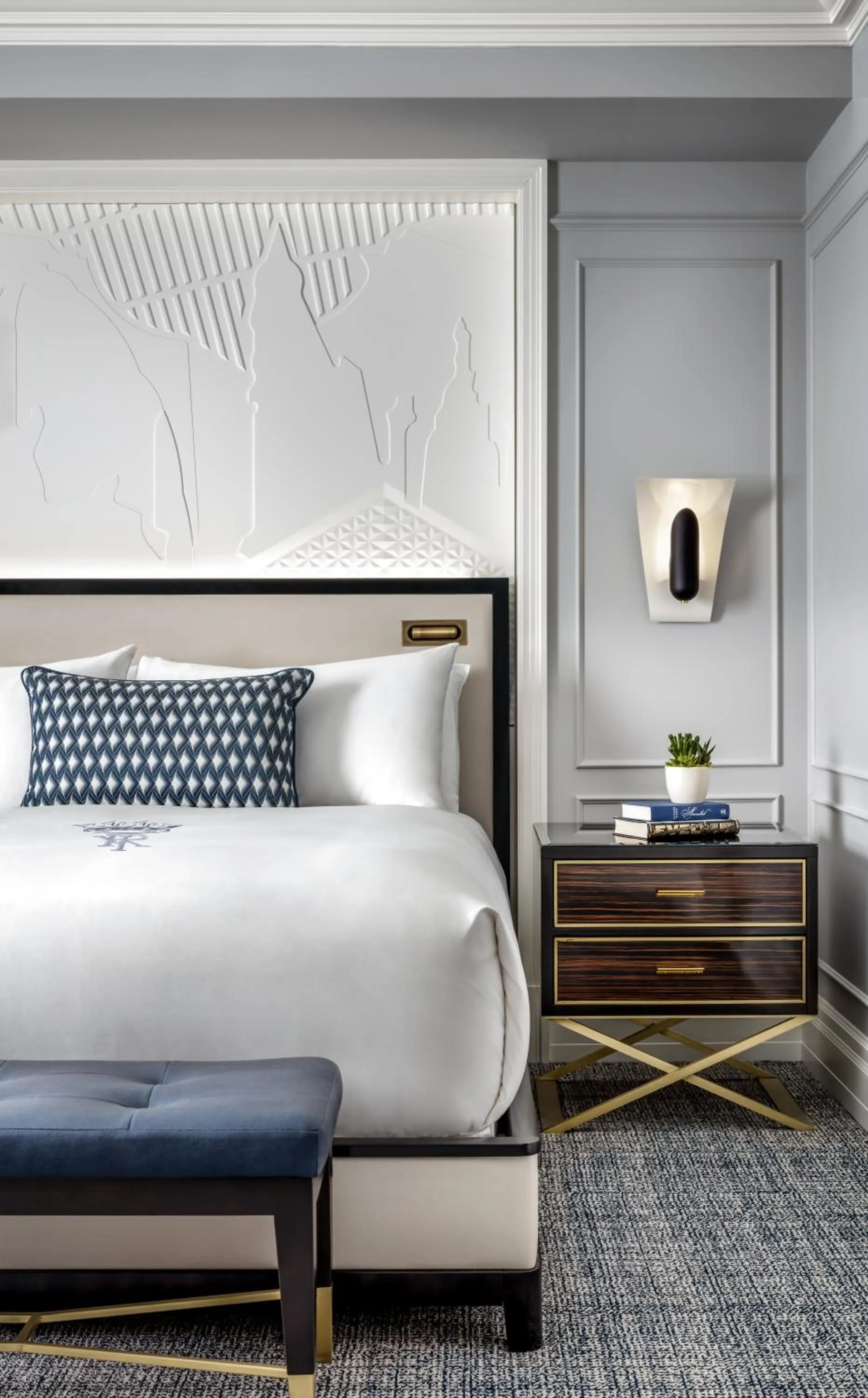 Bed in Fairmont Royal York Hotel