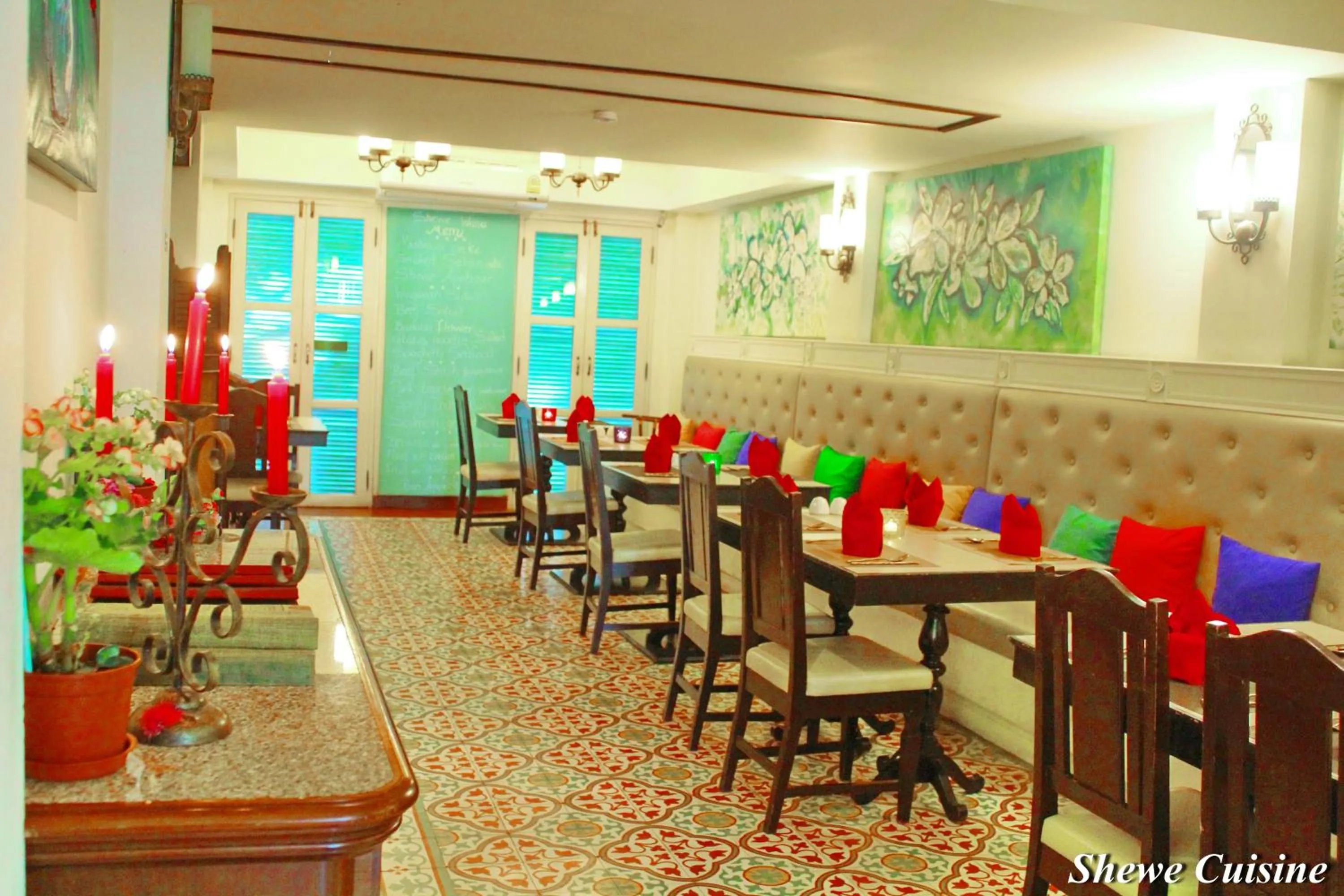 Restaurant/places to eat in Shewe Wana Suite Resort