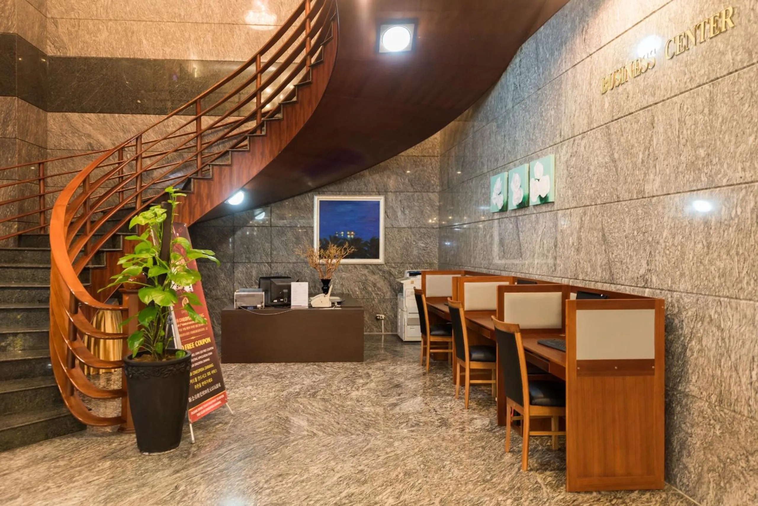 Lobby or reception in Muong Thanh Luxury Song Han Hotel