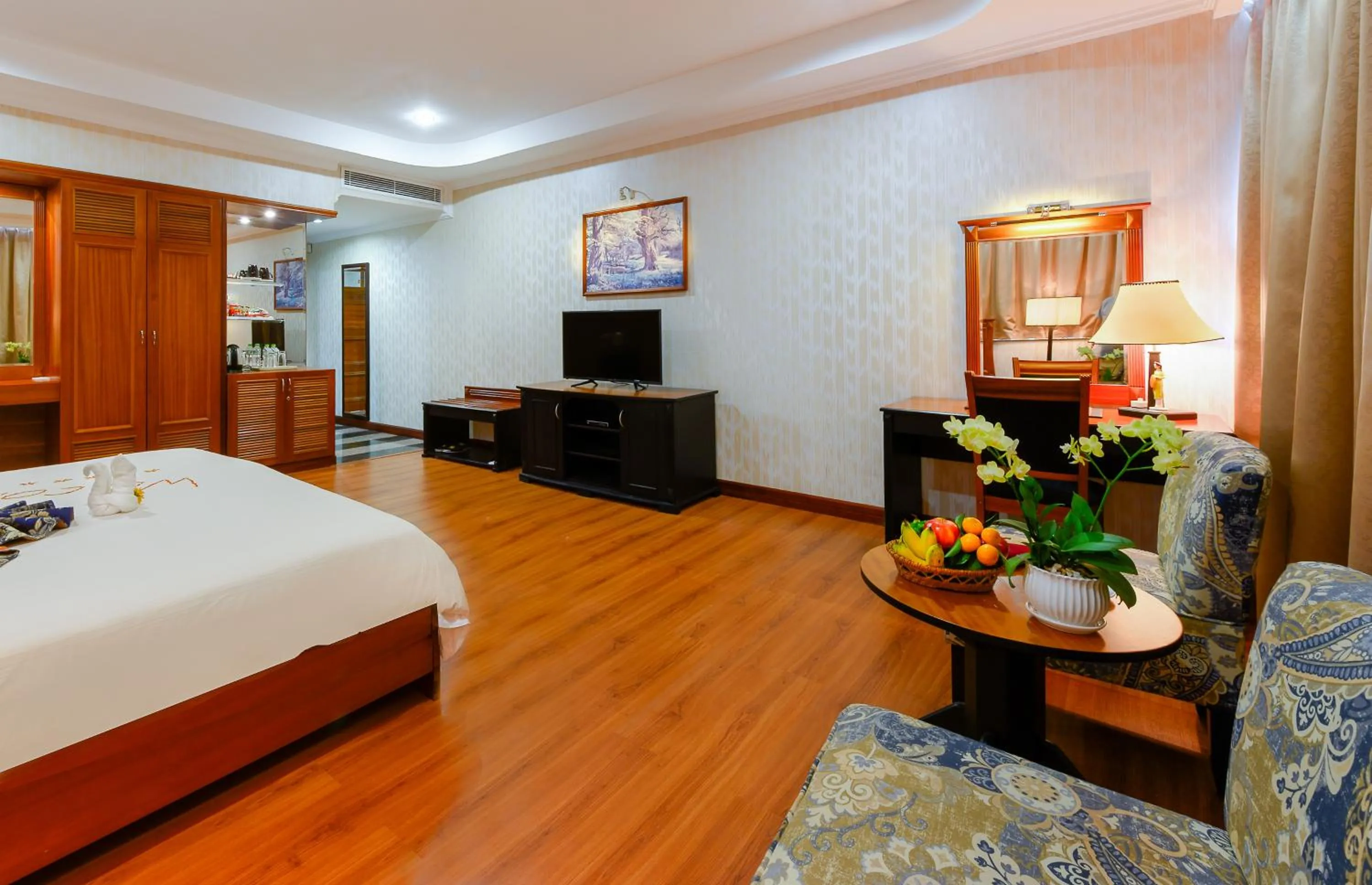 TV and multimedia, Bed in Muong Thanh Luxury Song Han Hotel