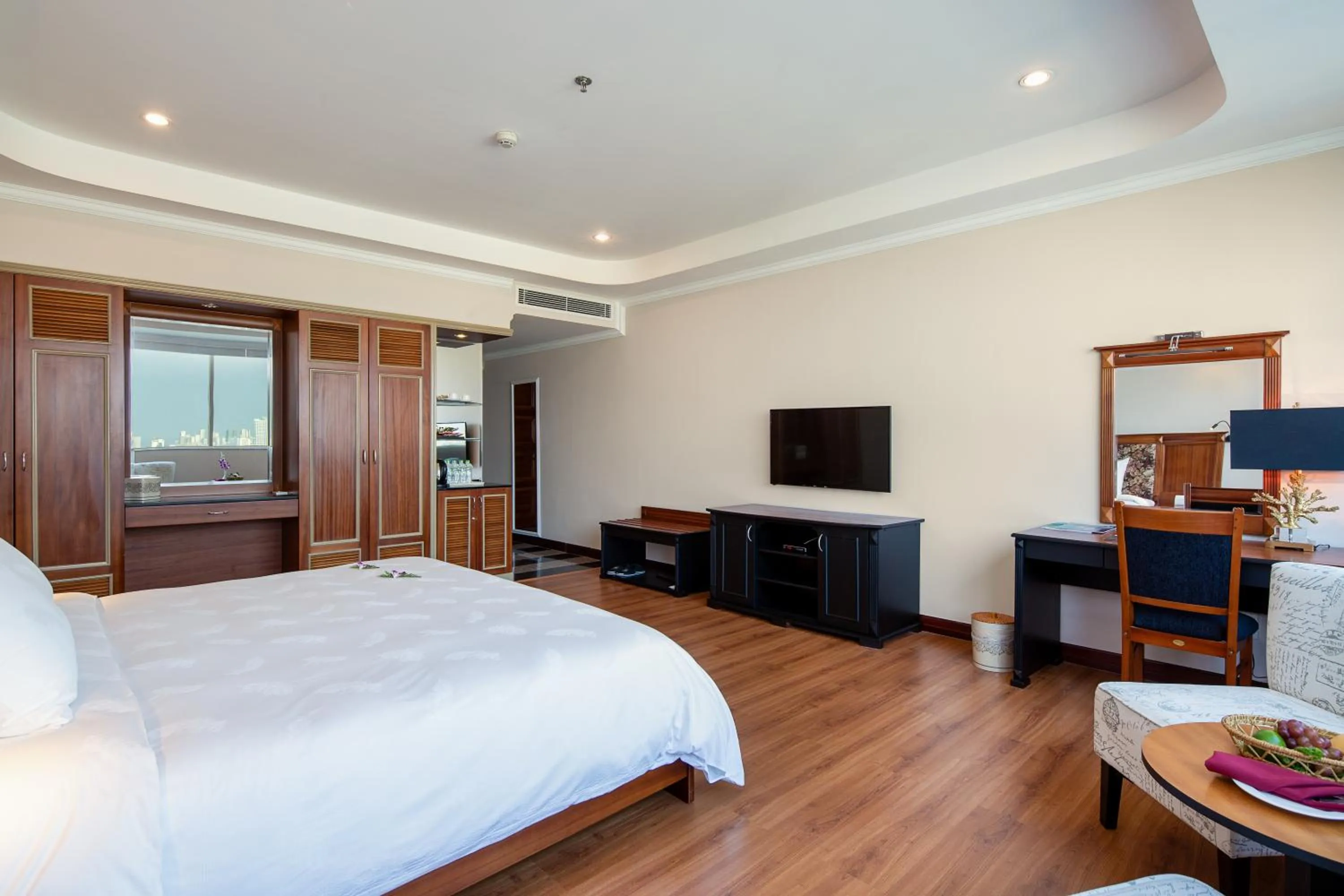 Bed in Muong Thanh Luxury Song Han Hotel