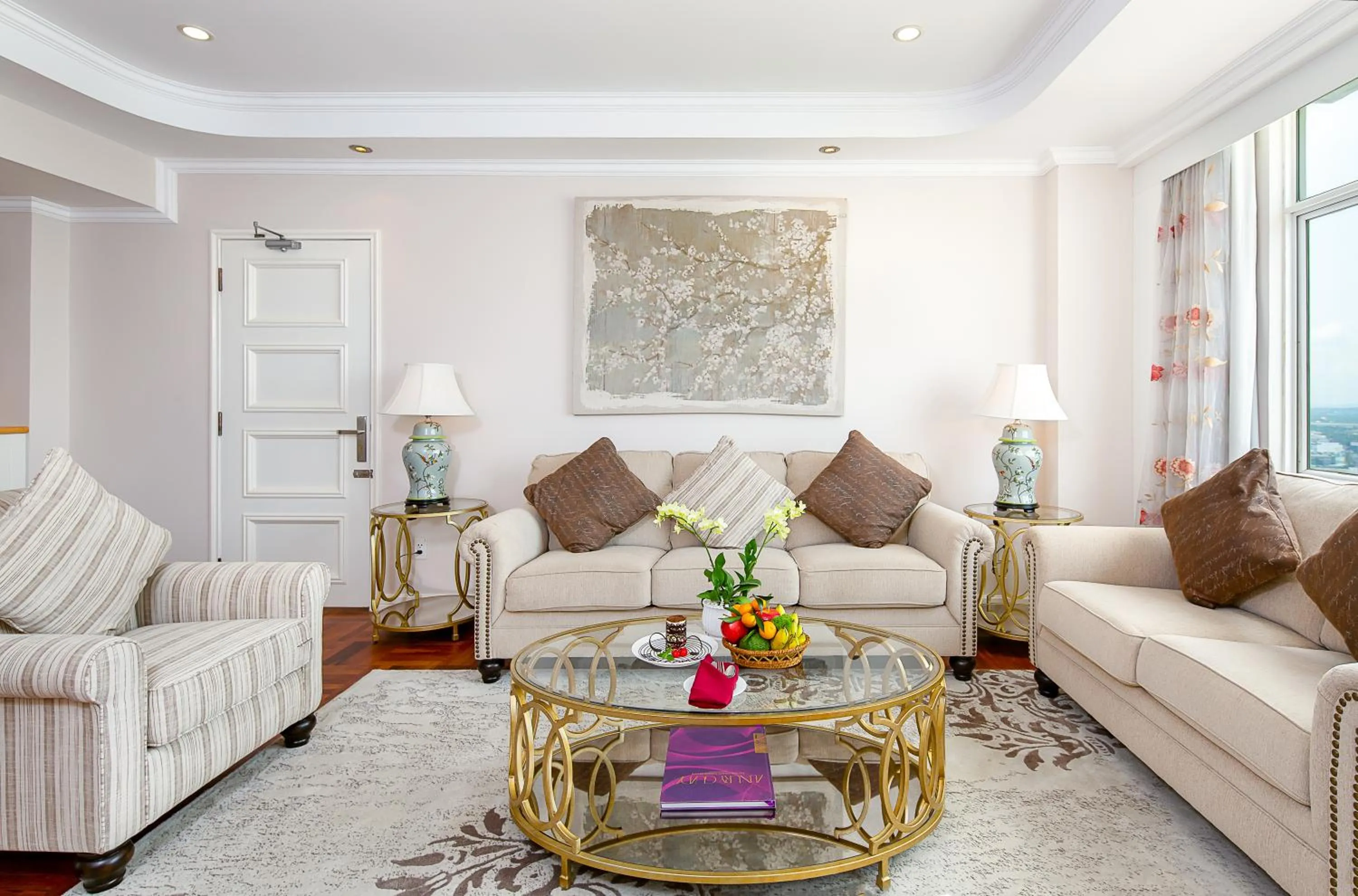 Living room in Muong Thanh Luxury Song Han Hotel