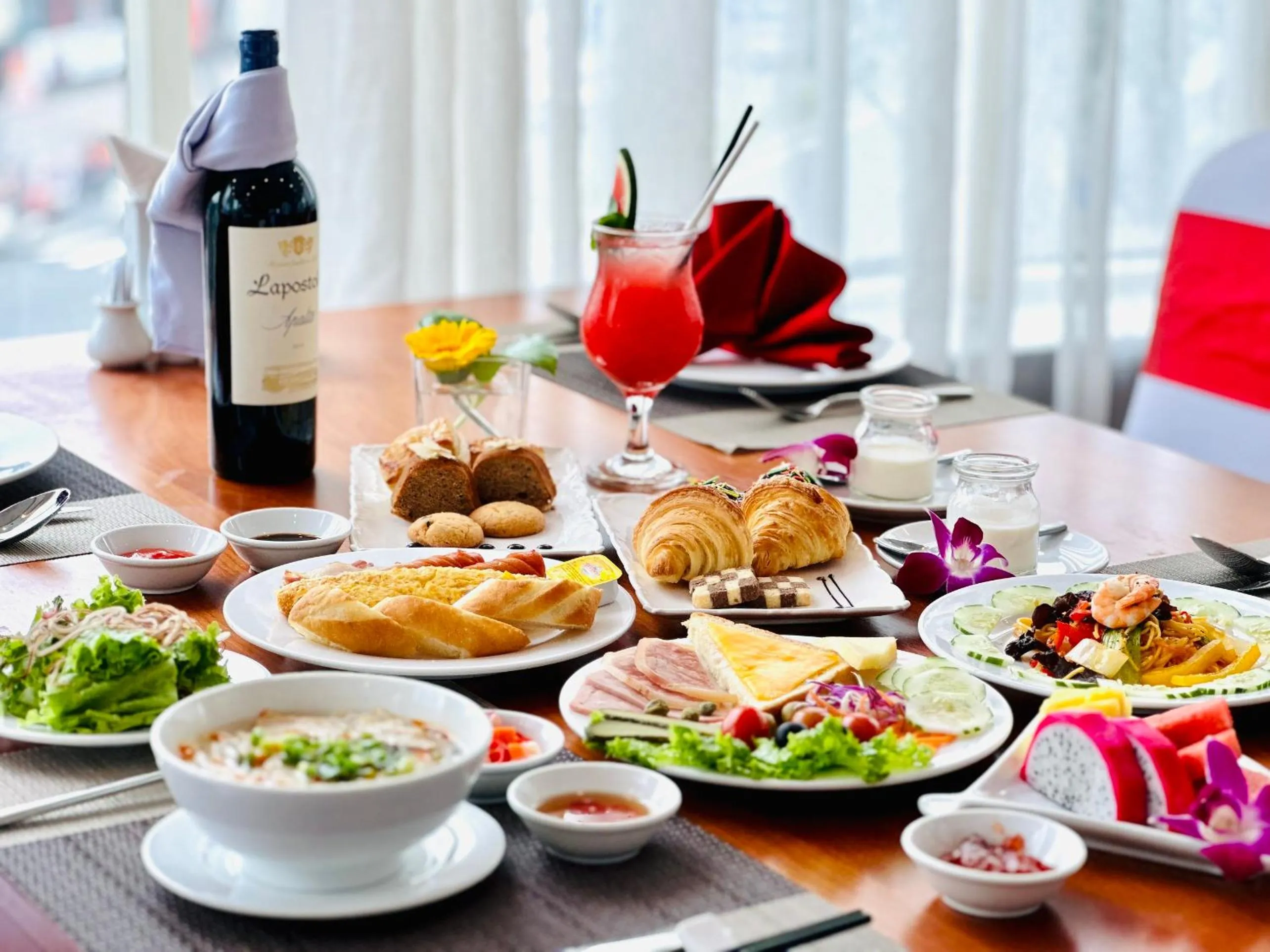 Restaurant/places to eat in Muong Thanh Luxury Song Han Hotel