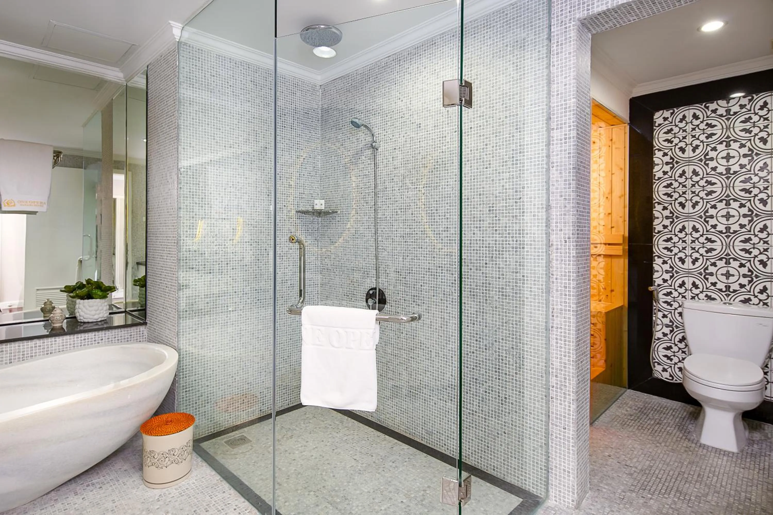 Shower in Muong Thanh Luxury Song Han Hotel