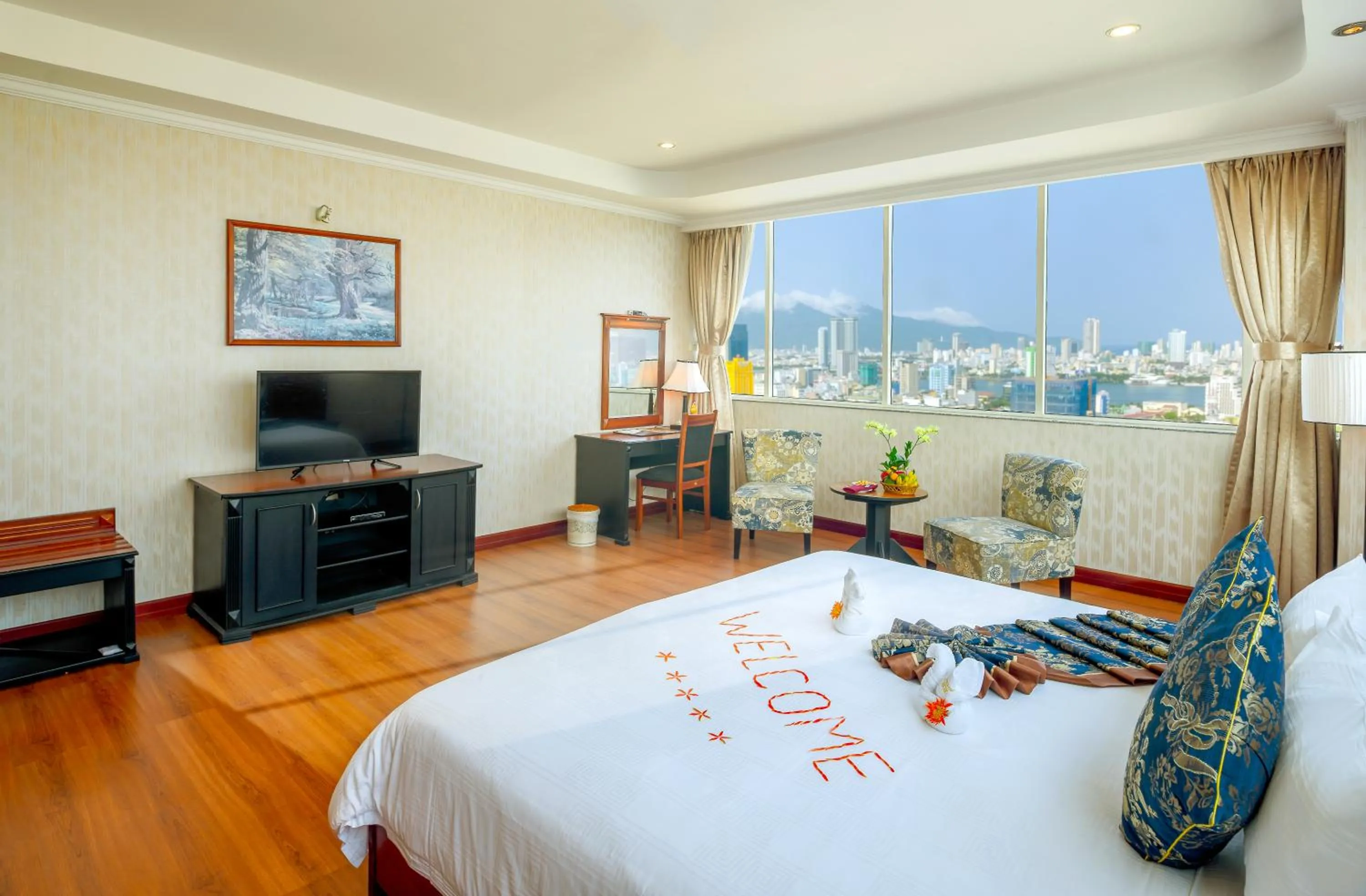 TV and multimedia, Bed in Muong Thanh Luxury Song Han Hotel