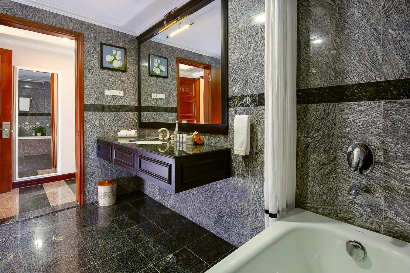 Shower in Muong Thanh Luxury Song Han Hotel