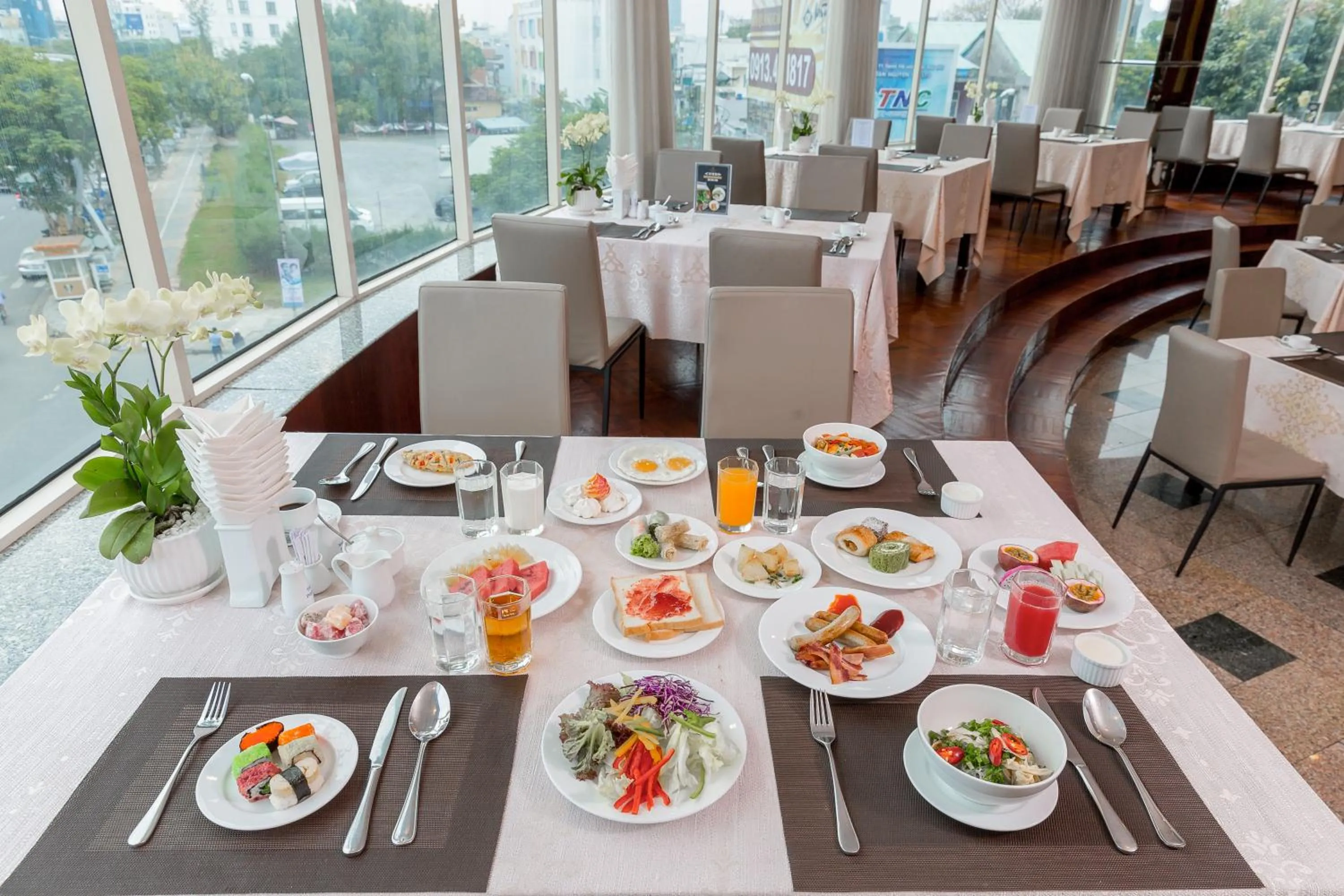 Restaurant/places to eat in Muong Thanh Luxury Song Han Hotel