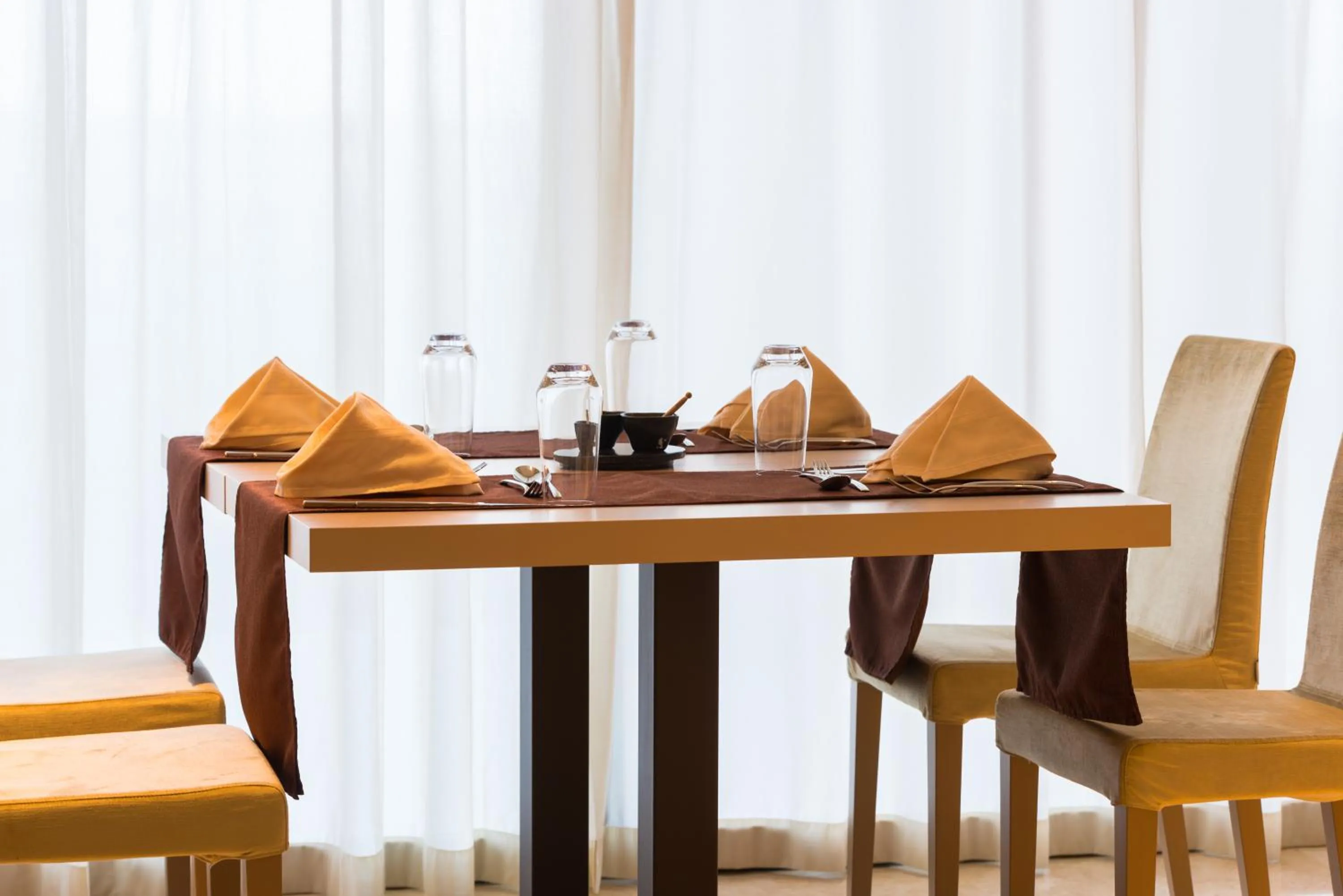 Restaurant/places to eat in Radisson Blu Hotel N'Djamena