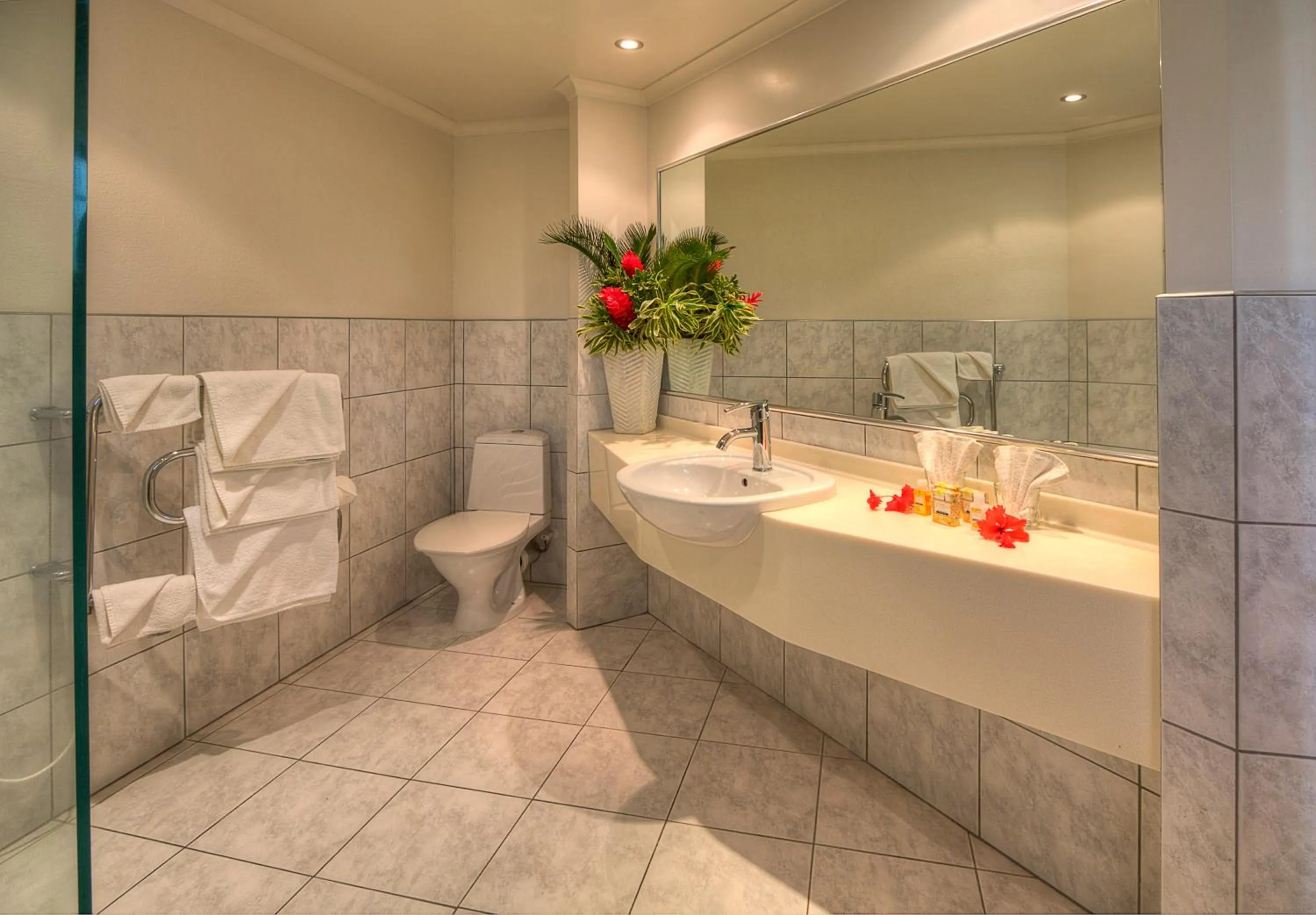 Shower in Muri Beach Club Hotel