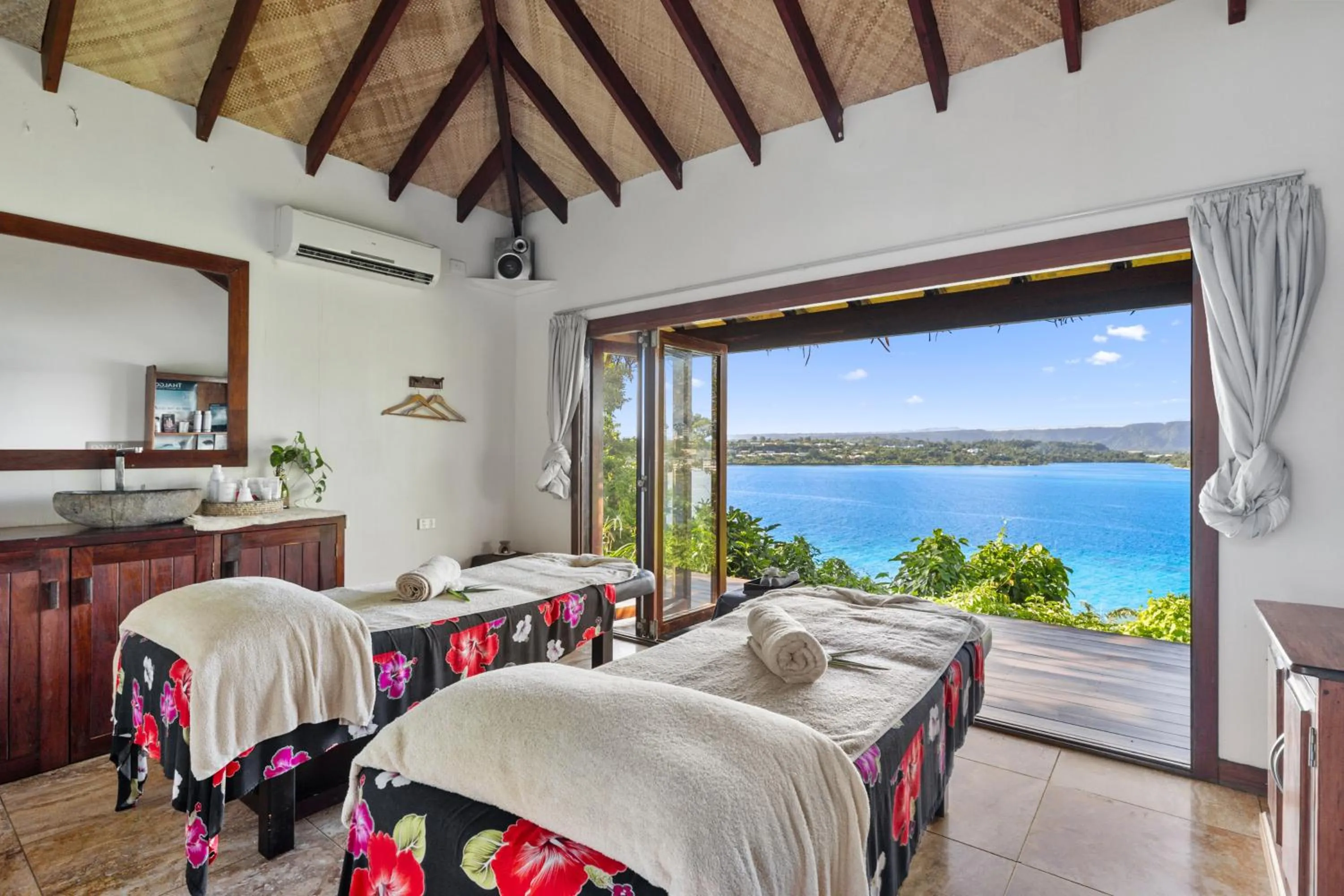 Spa and wellness centre/facilities, Bed in Iririki Island Resort & Spa