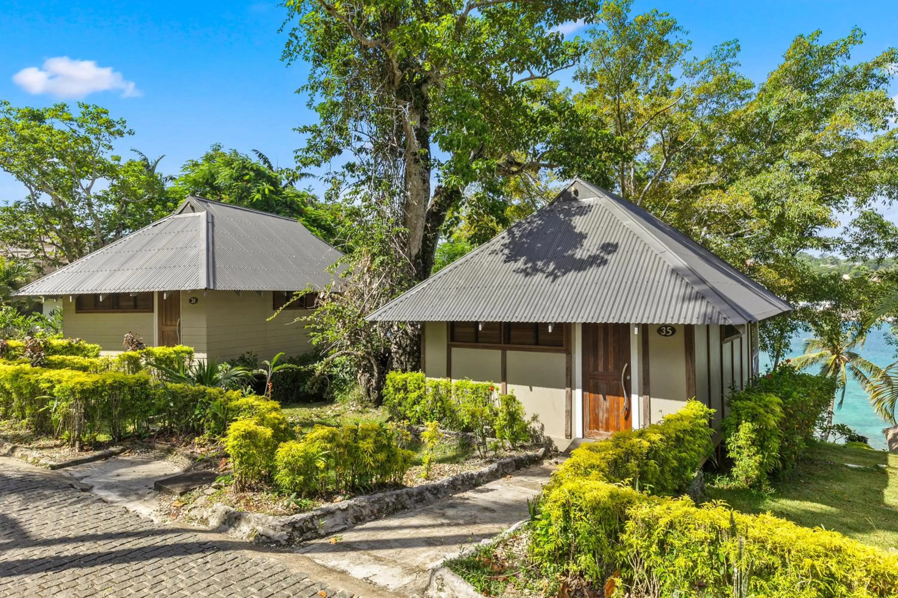 TV and multimedia in Iririki Island Resort & Spa