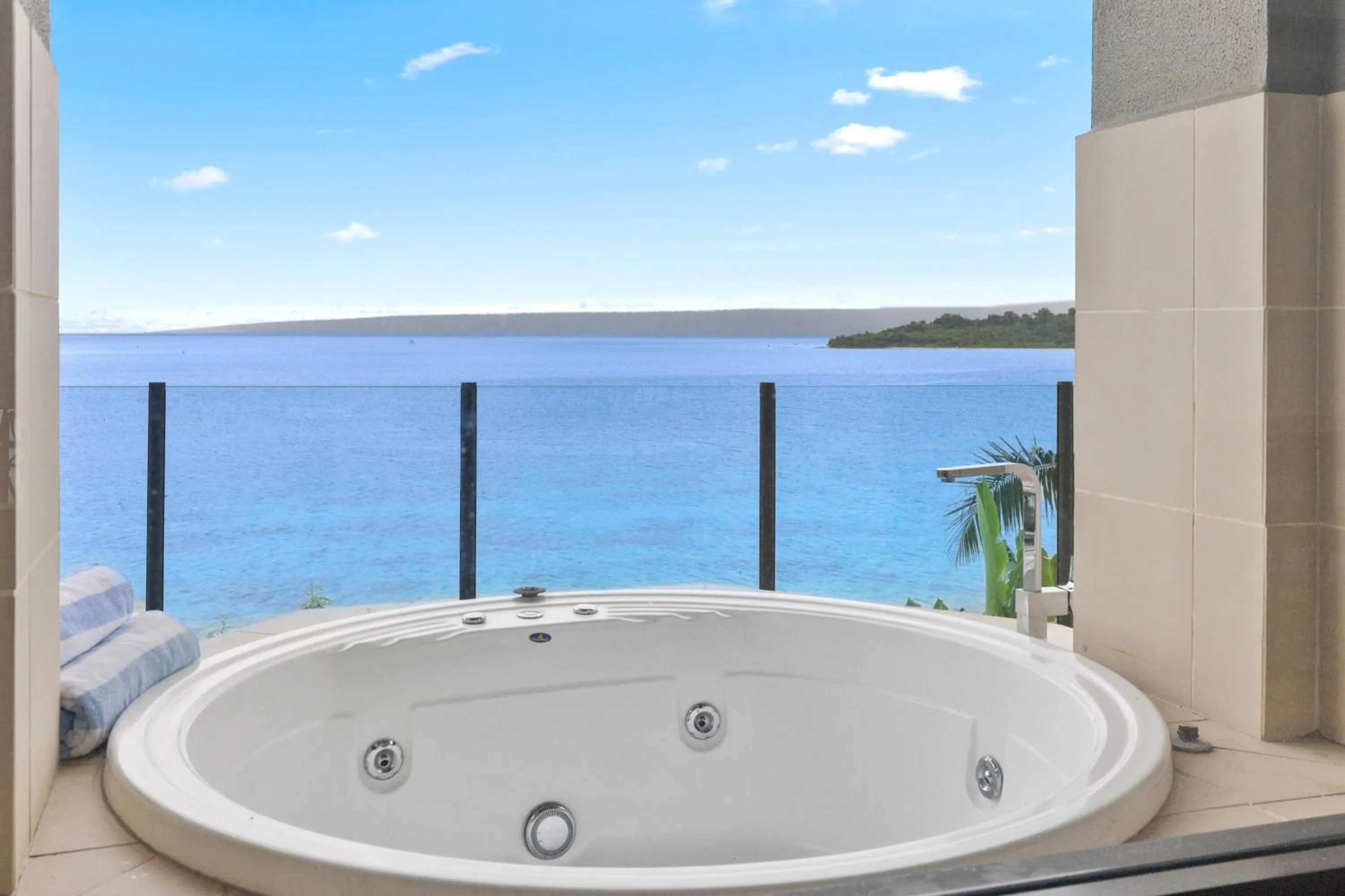 Hot Tub in Iririki Island Resort & Spa