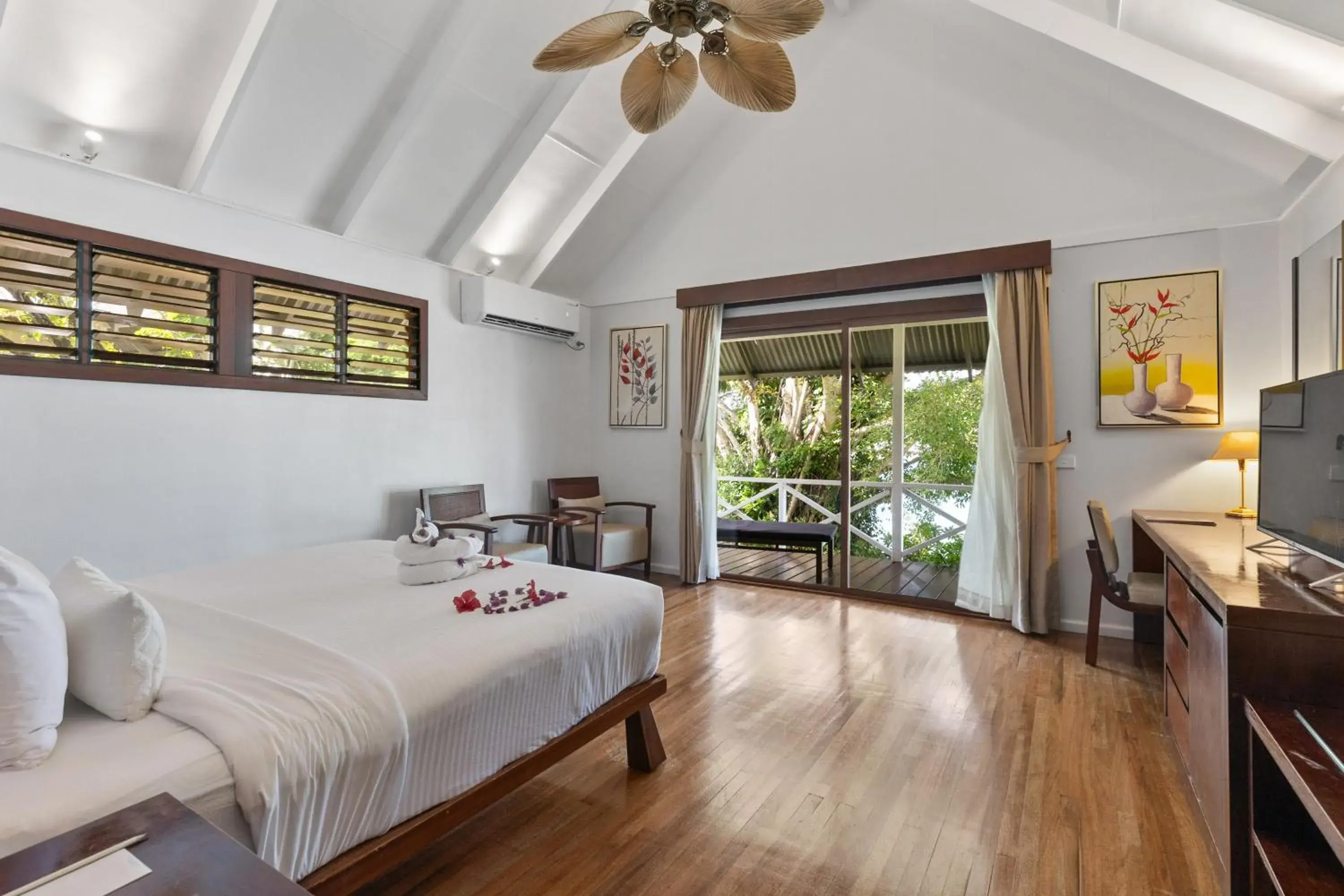 Standard Bungalow in Iririki Island Resort & Spa Standard Bungalow in Iririki Island Resort & Spa