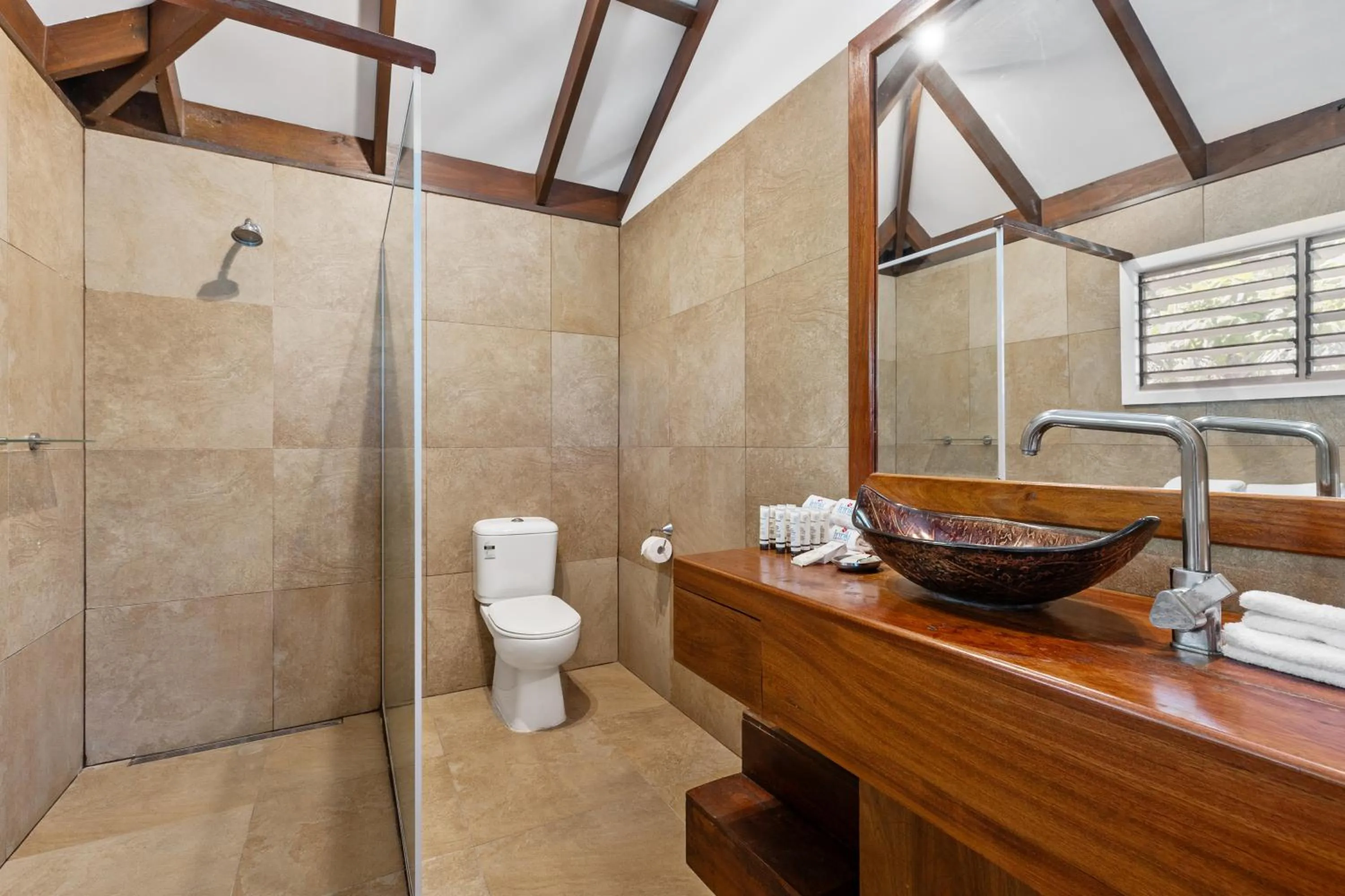 Toilet in Iririki Island Resort & Spa