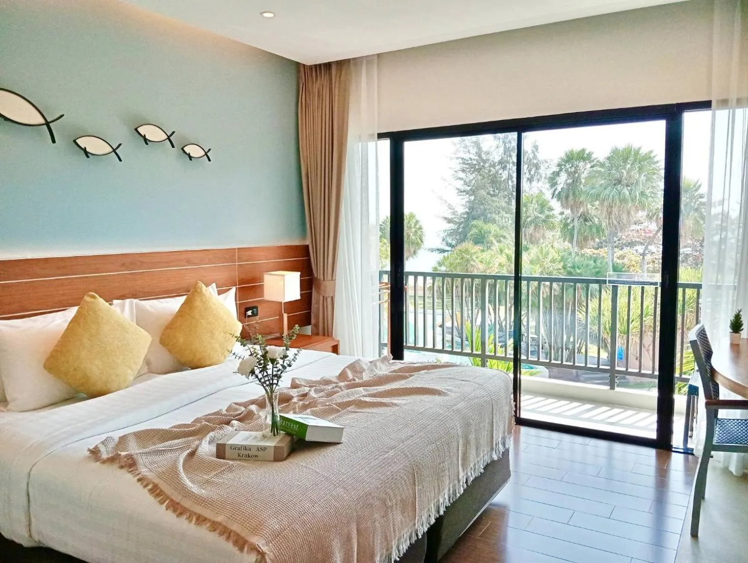 Bed in Fisherman's Resort Haad Chao Samran