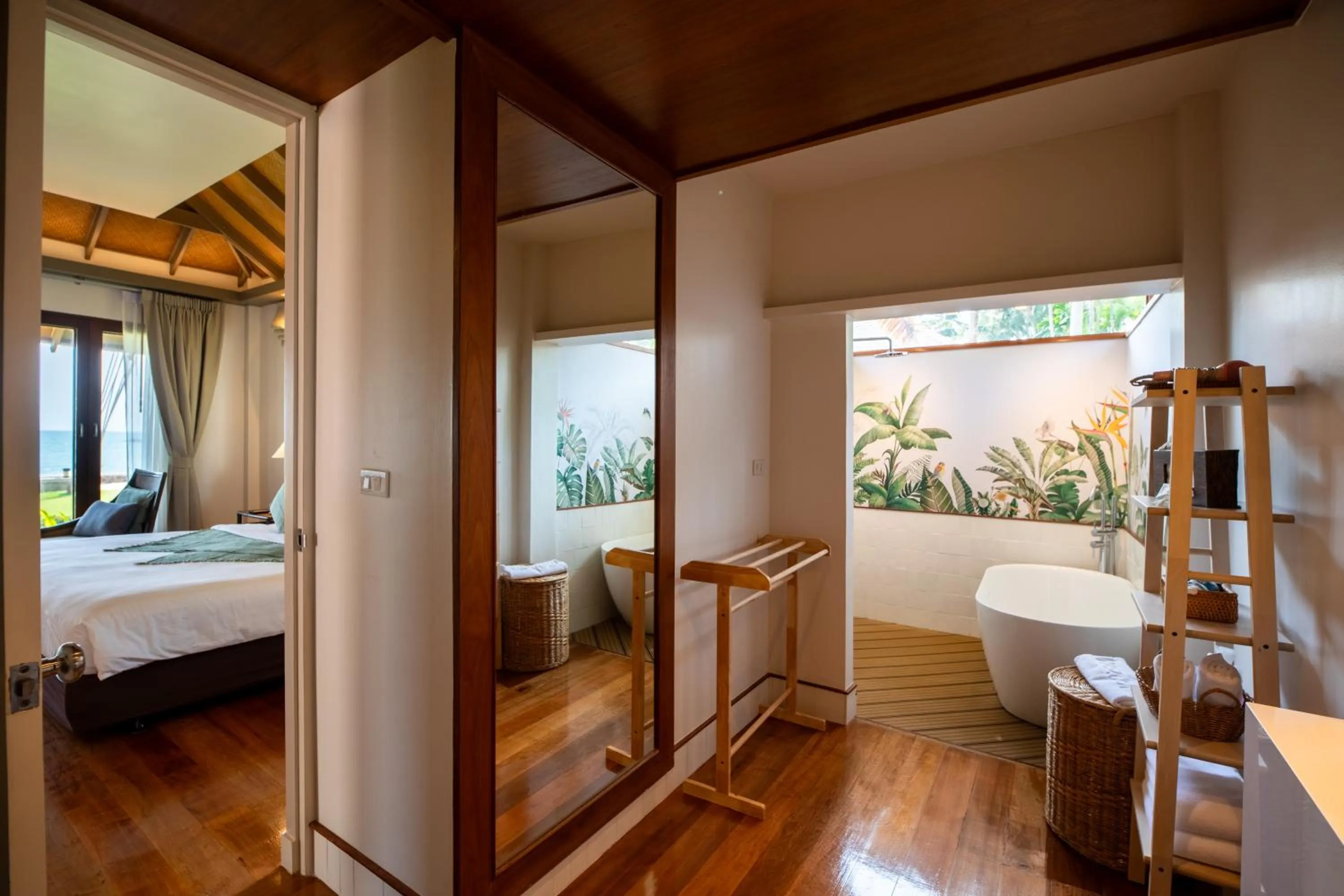 Bed in Fisherman's Resort Haad Chao Samran