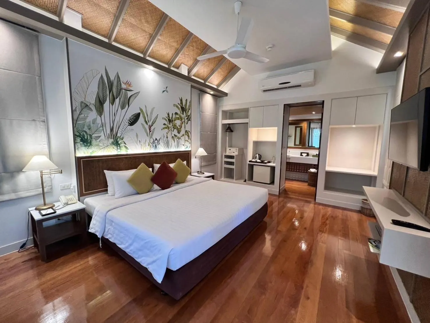 Bed in Fisherman's Resort Haad Chao Samran